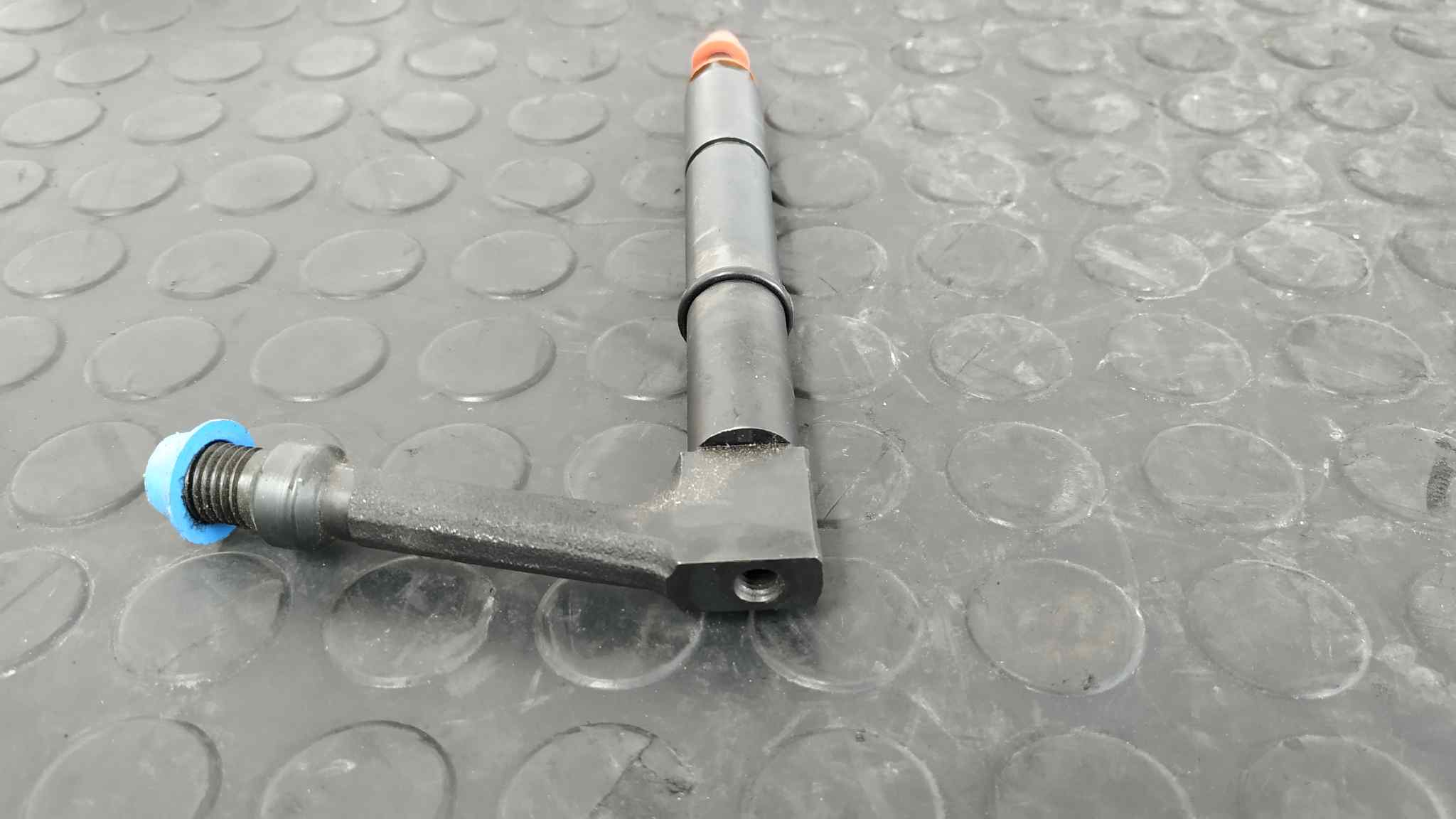 INYECTOR NISSAN PICK-UP (D22) - vista 2