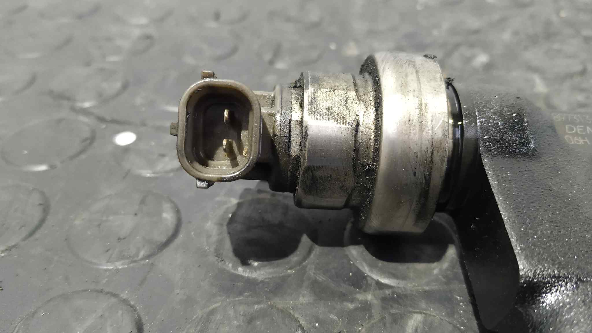 INYECTOR OPEL MERIVA 1.7 - vista 2