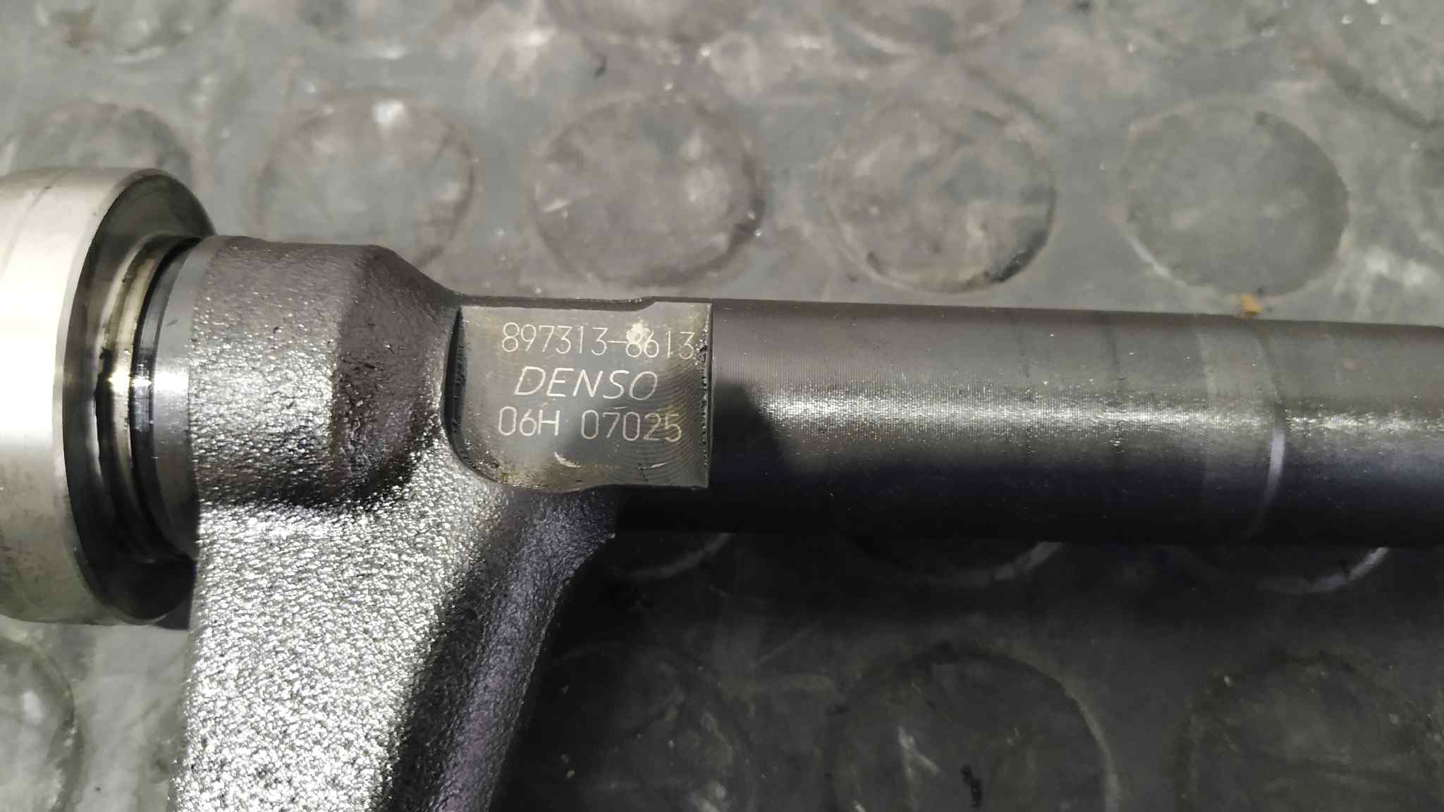 INYECTOR OPEL MERIVA 1.7 - vista 2