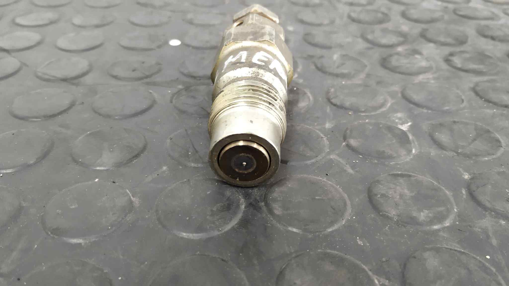 INYECTOR NISSAN ALMERA (N15) - vista 2