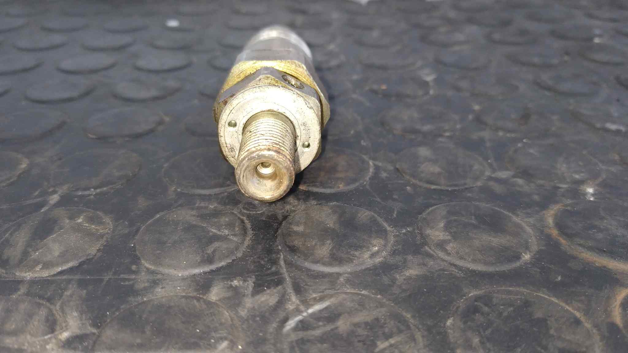 INYECTOR NISSAN ALMERA (N15) - vista 4