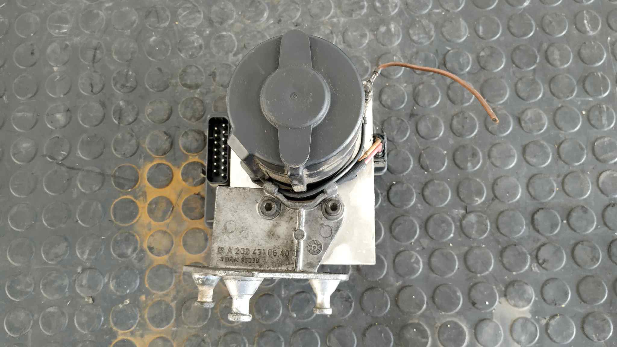 ABS MERCEDES-BENZ CLASE C (W202) - vista 2