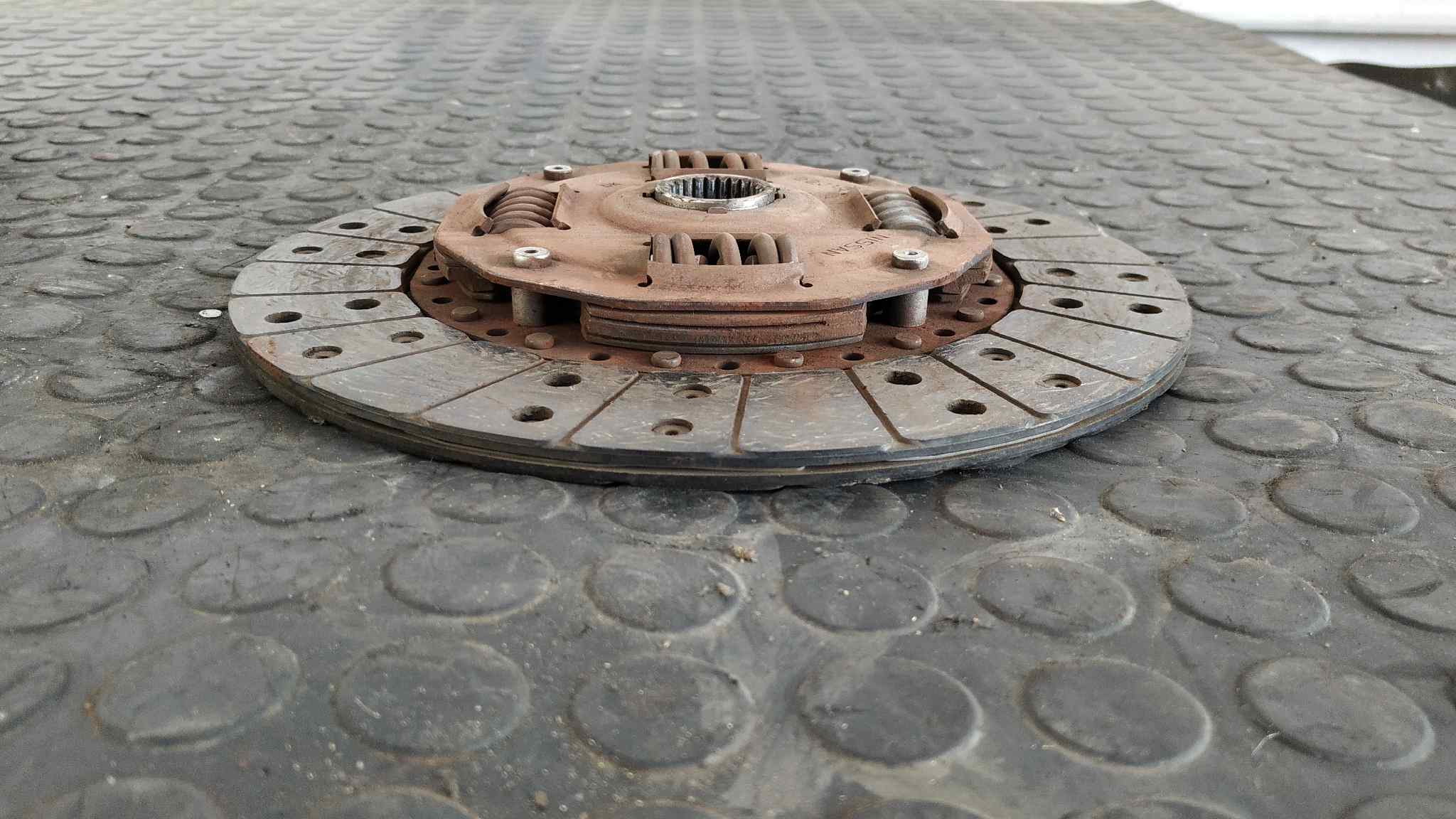 KIT EMBRAGUE NISSAN PATROL (K/W260) - vista 3