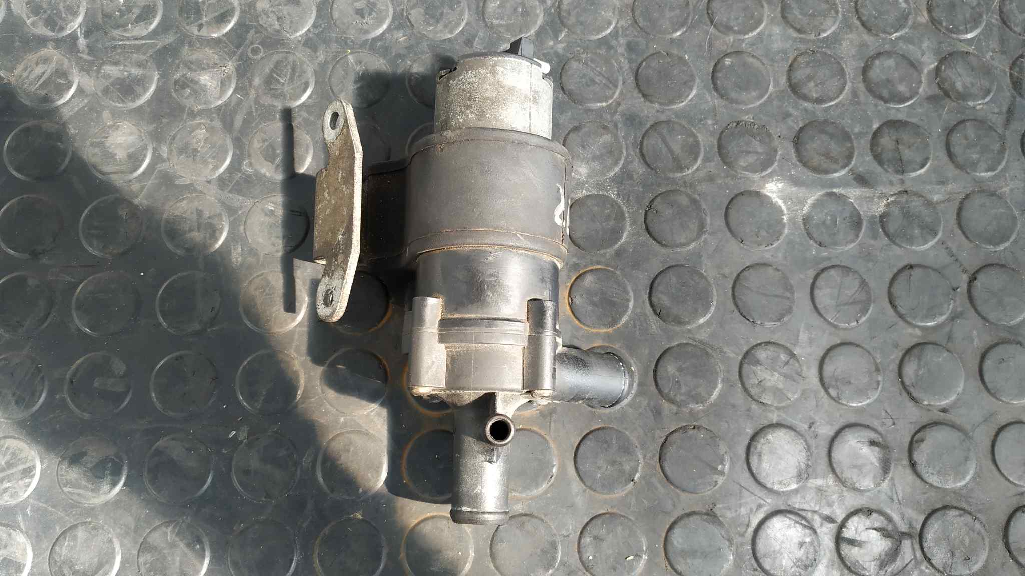 BOMBA AGUA MERCEDES-BENZ CLASE E (W210) BERLINA DIESEL - vista 6