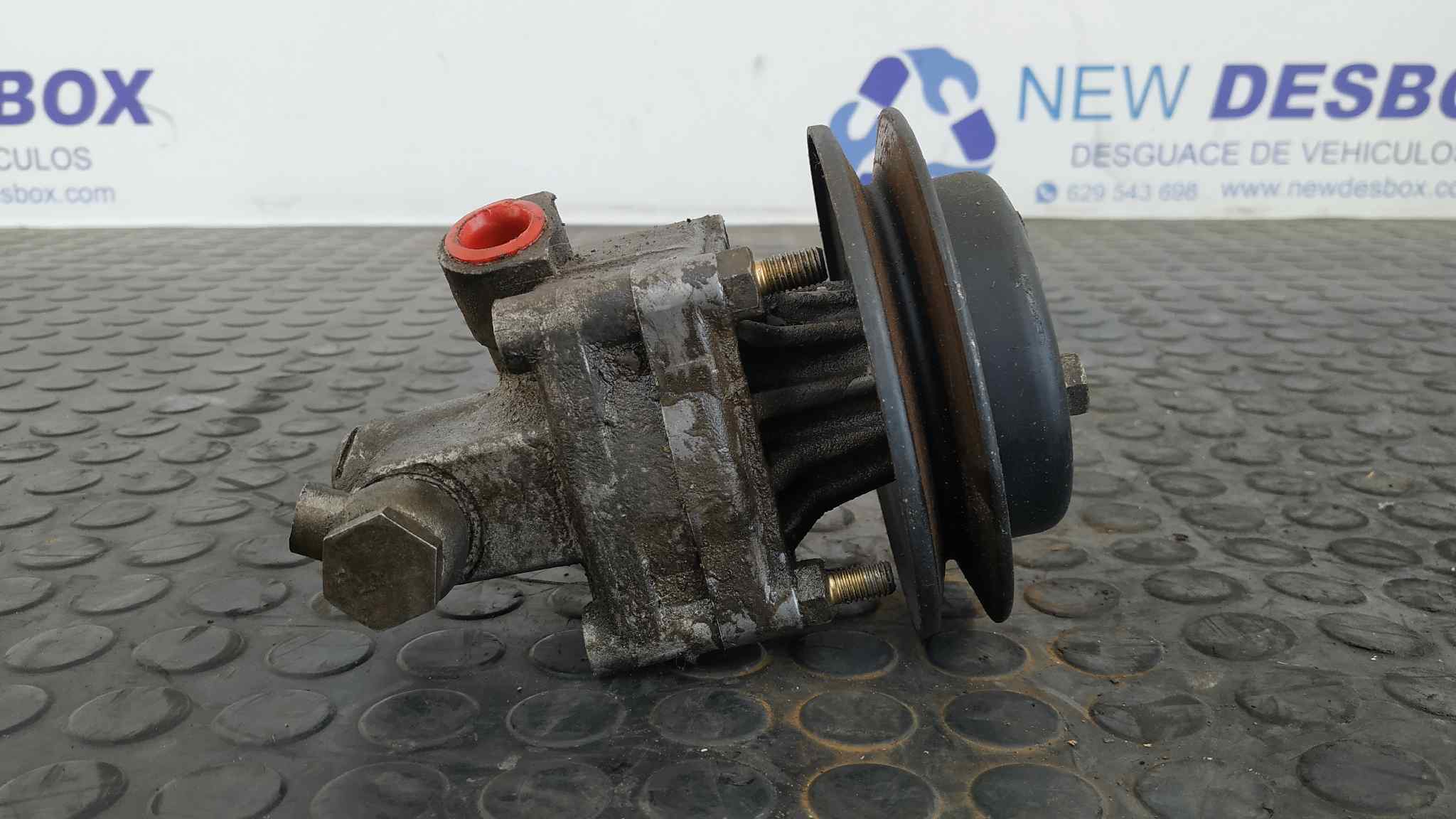 BOMBA DIRECCION NISSAN L-35 - vista 3