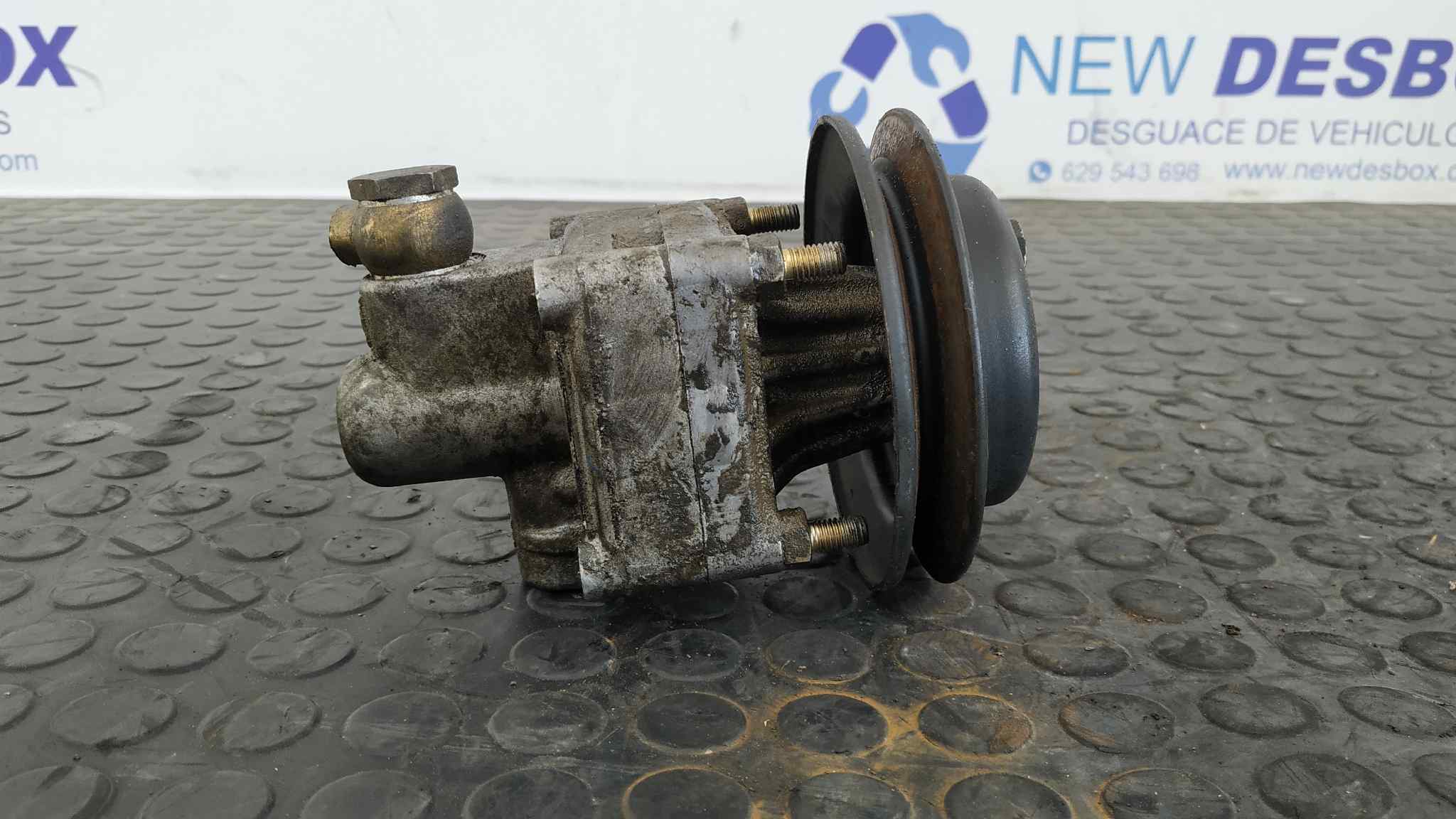 BOMBA DIRECCION NISSAN L-35 - vista 2