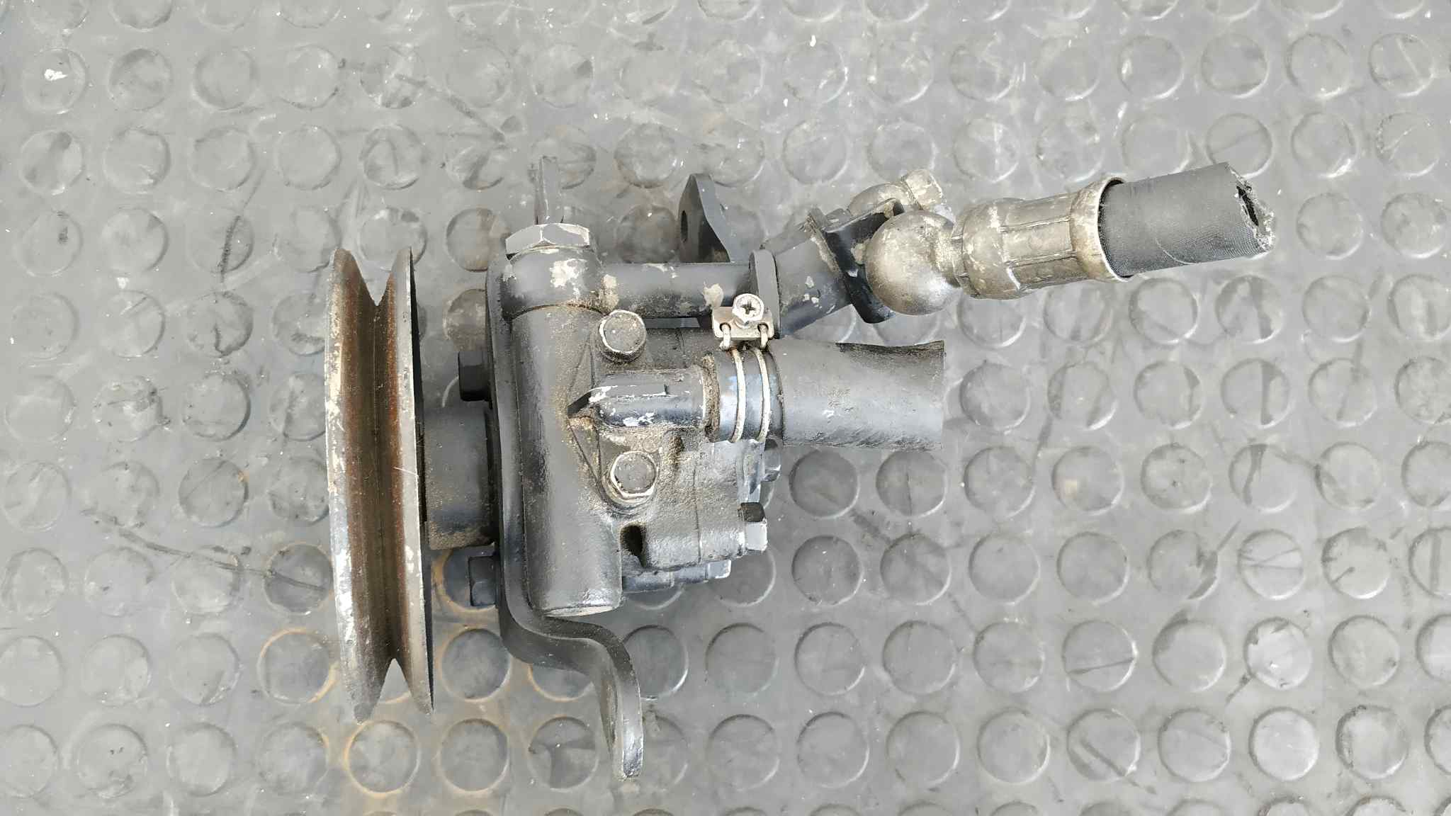 BOMBA DIRECCION NISSAN TERRANO (WD21) - vista 3