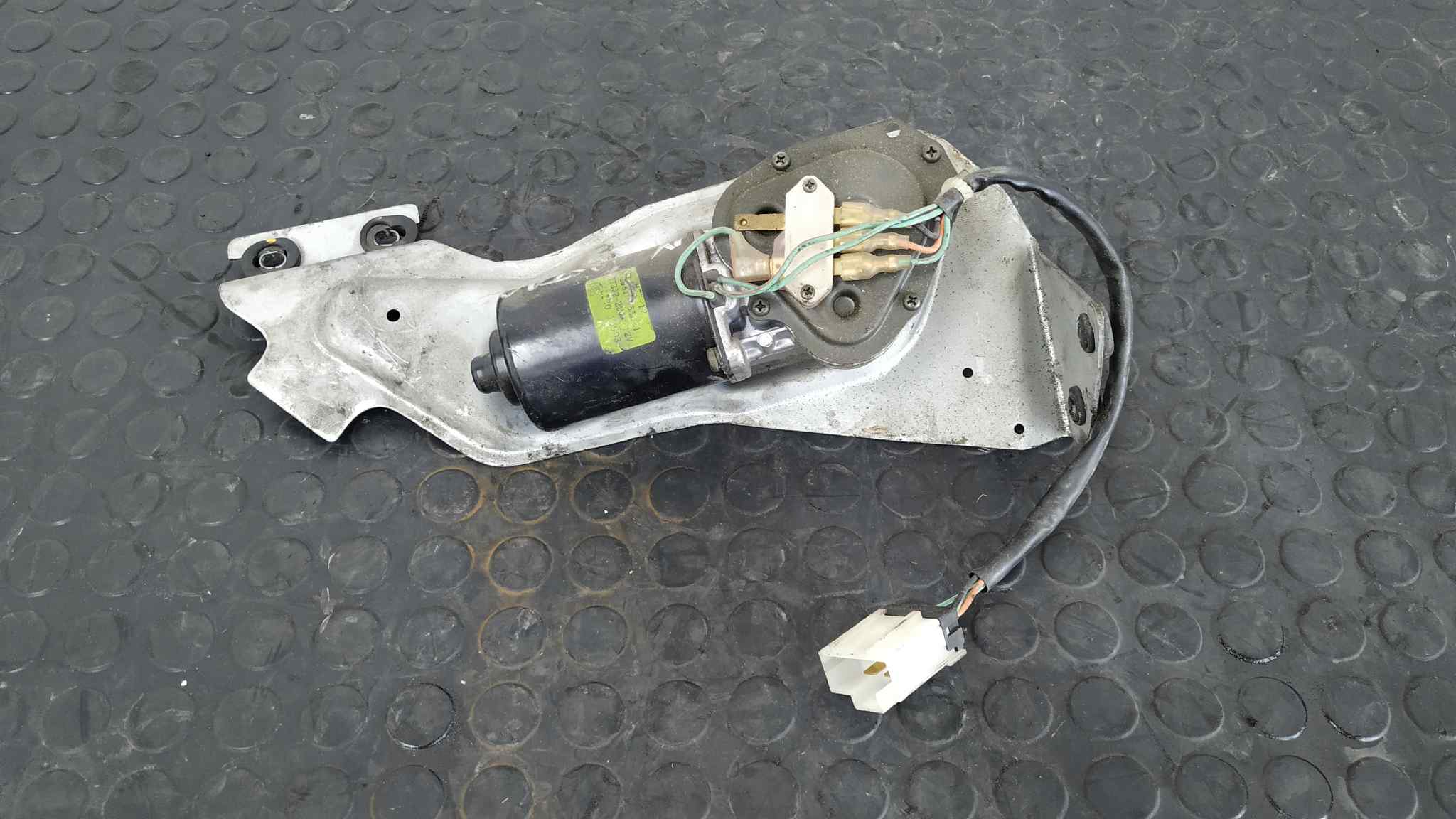 MOTOR LIMPIA DELANTERO NISSAN CABSTAR E