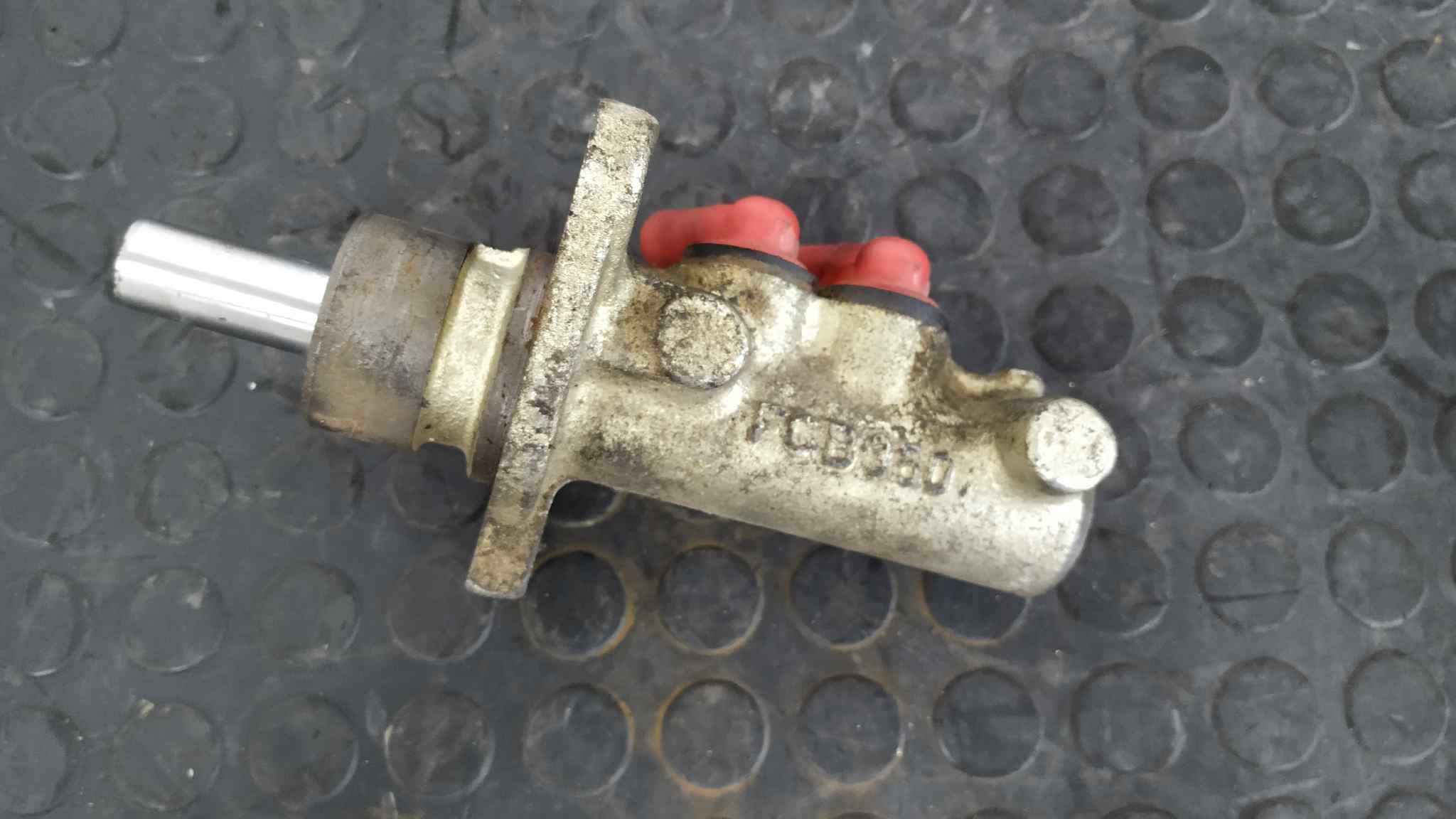 BOMBA FRENO NISSAN TRADE 3.0 - vista 6