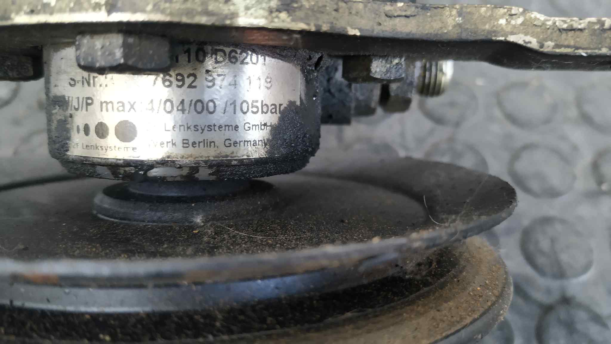 BOMBA DIRECCION NISSAN ATLEON 3.0 - vista 3