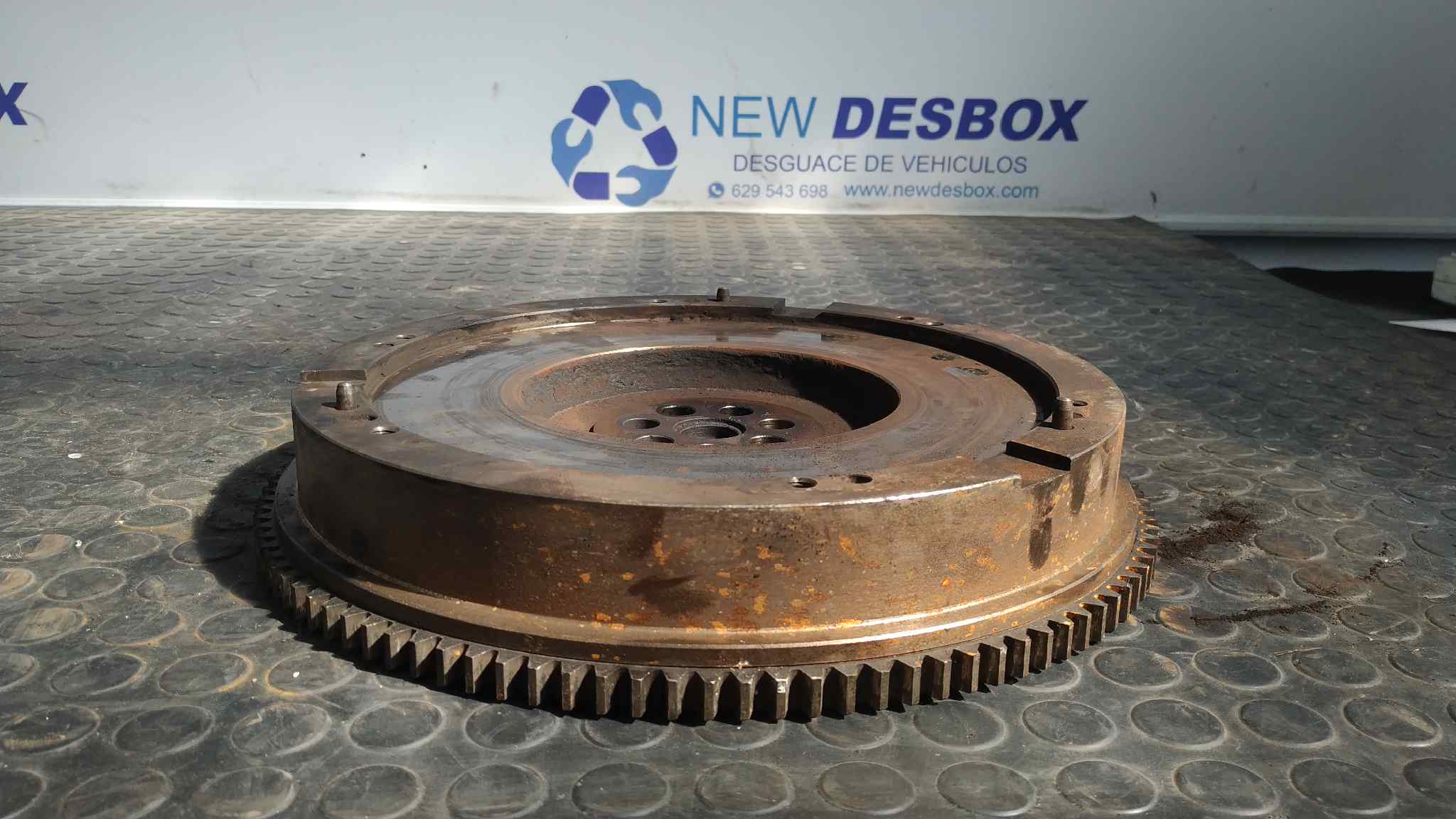 VOLANTE MOTOR IVECO DAILY COMBI - vista 4