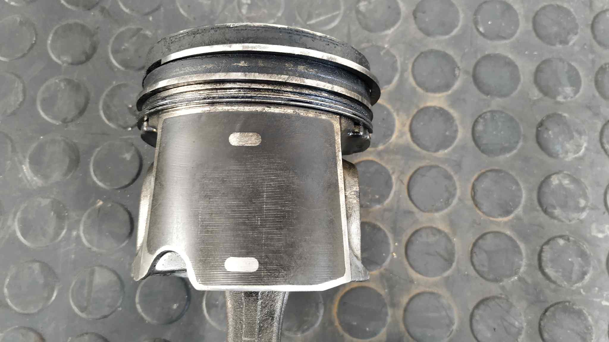 PISTON IVECO DAILY COMBI - vista 4