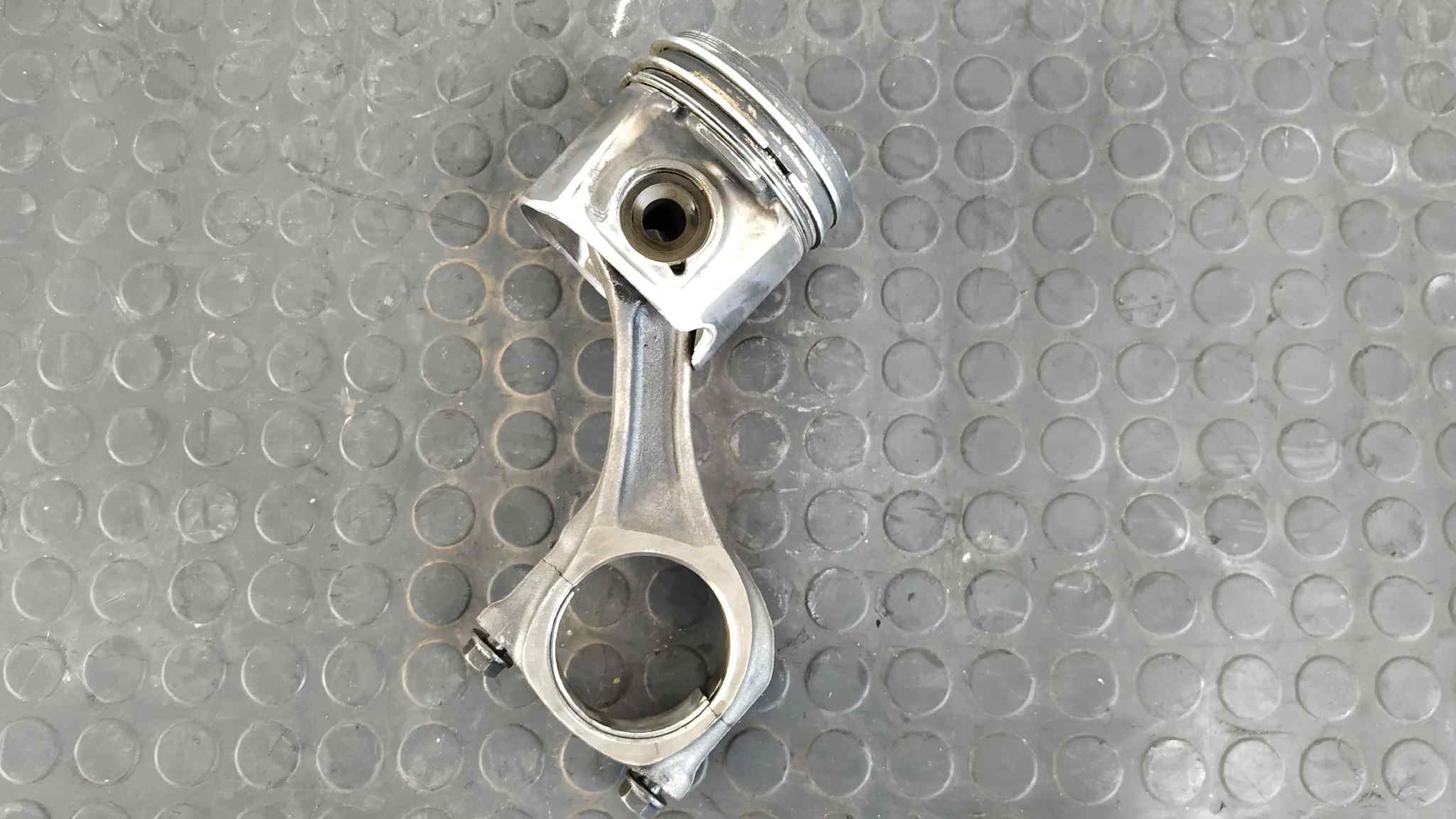 PISTON IVECO DAILY COMBI - vista 6