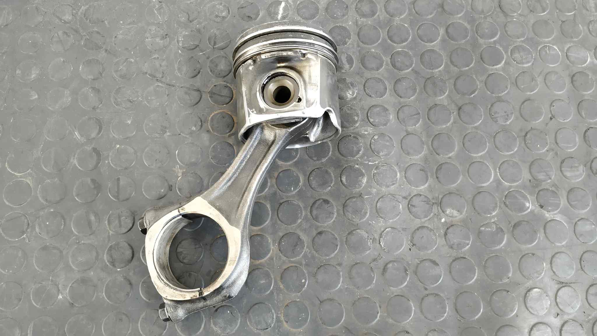 PISTON IVECO DAILY COMBI - vista 5