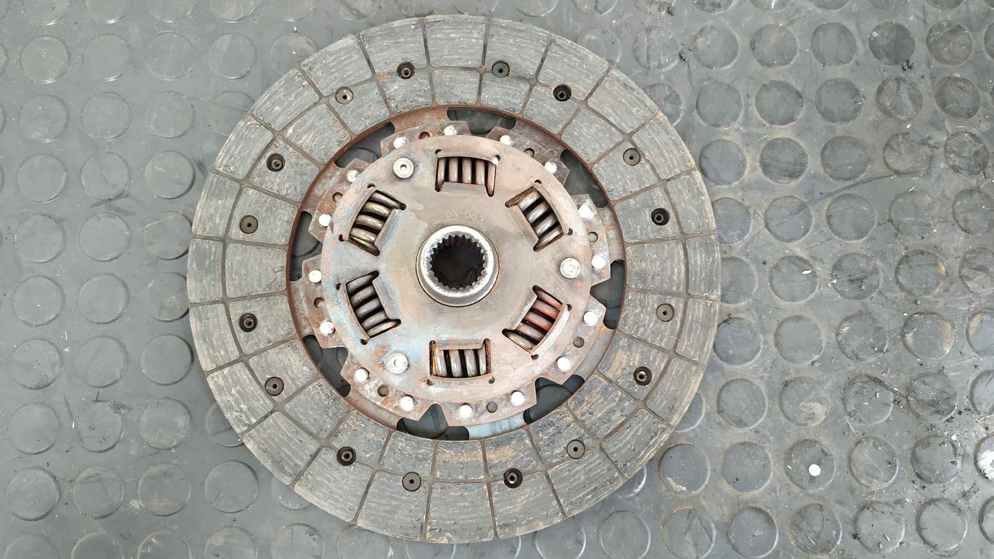 KIT EMBRAGUE NISSAN PICK-UP (D22) - vista 5