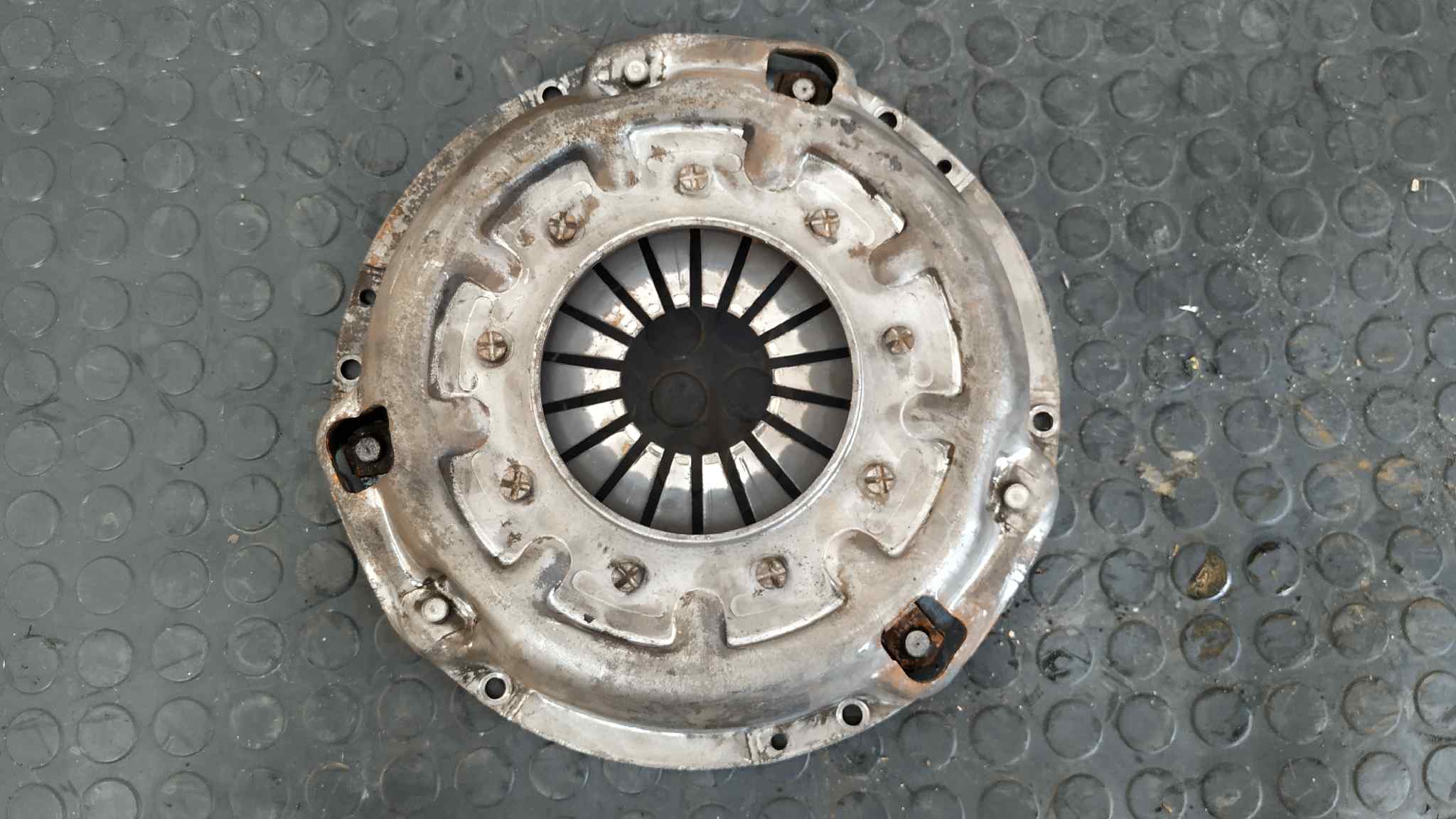 KIT EMBRAGUE NISSAN PICK-UP (D22) - vista 6