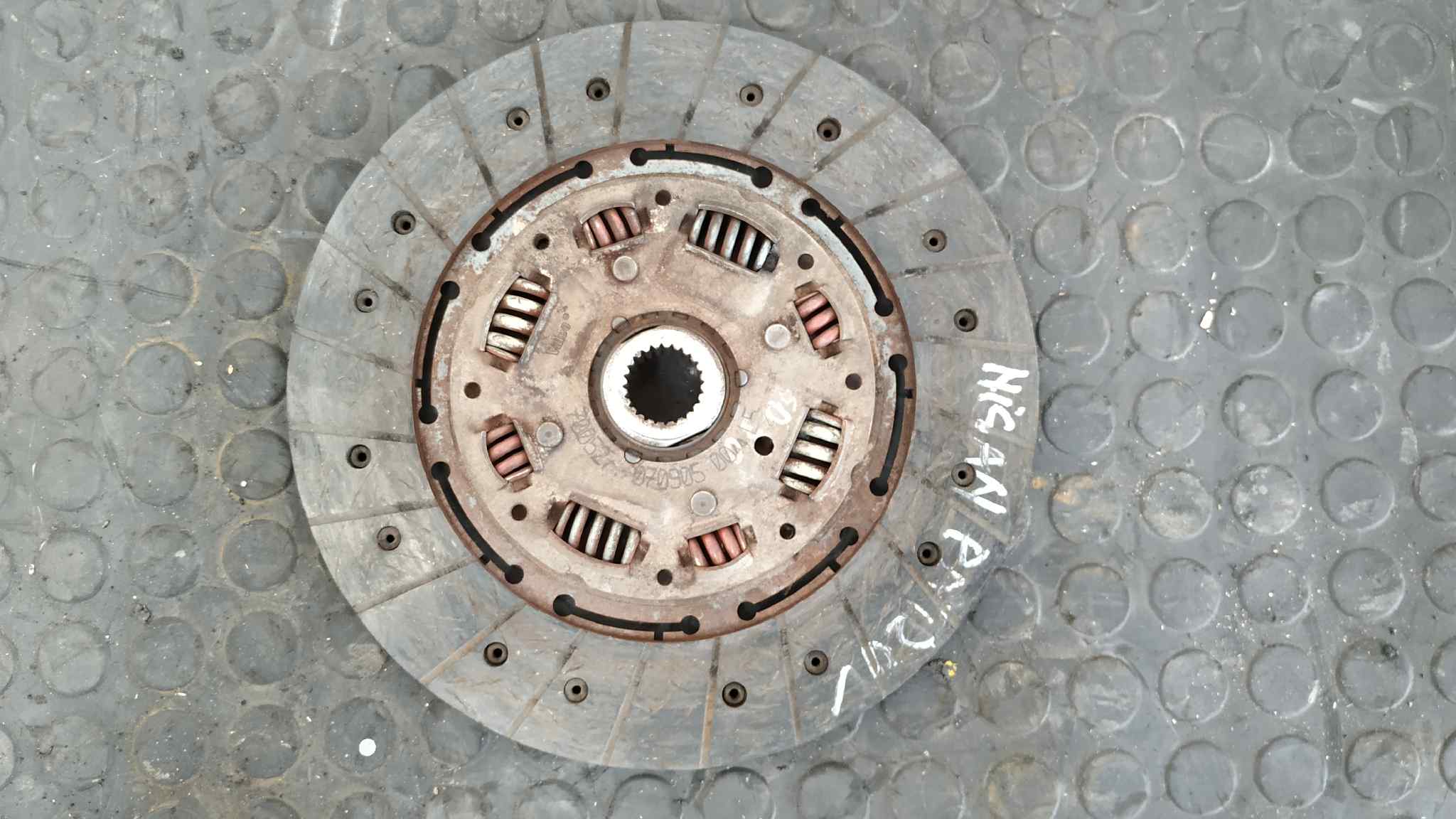 KIT EMBRAGUE NISSAN PATROL (K/W260) - vista 3