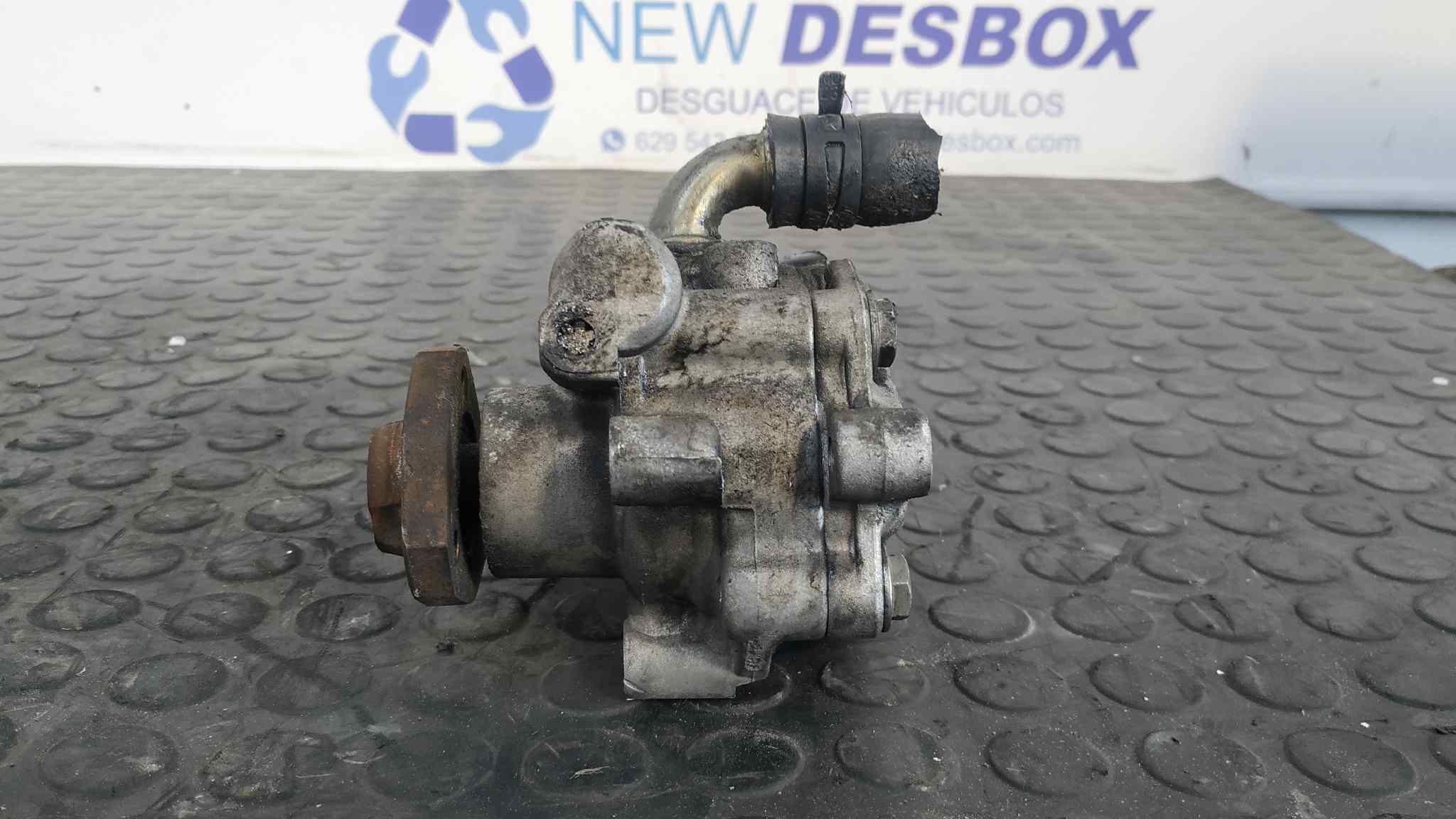 BOMBA DIRECCION VOLKSWAGEN GOLF IV BERLINA (1J1) - vista 6