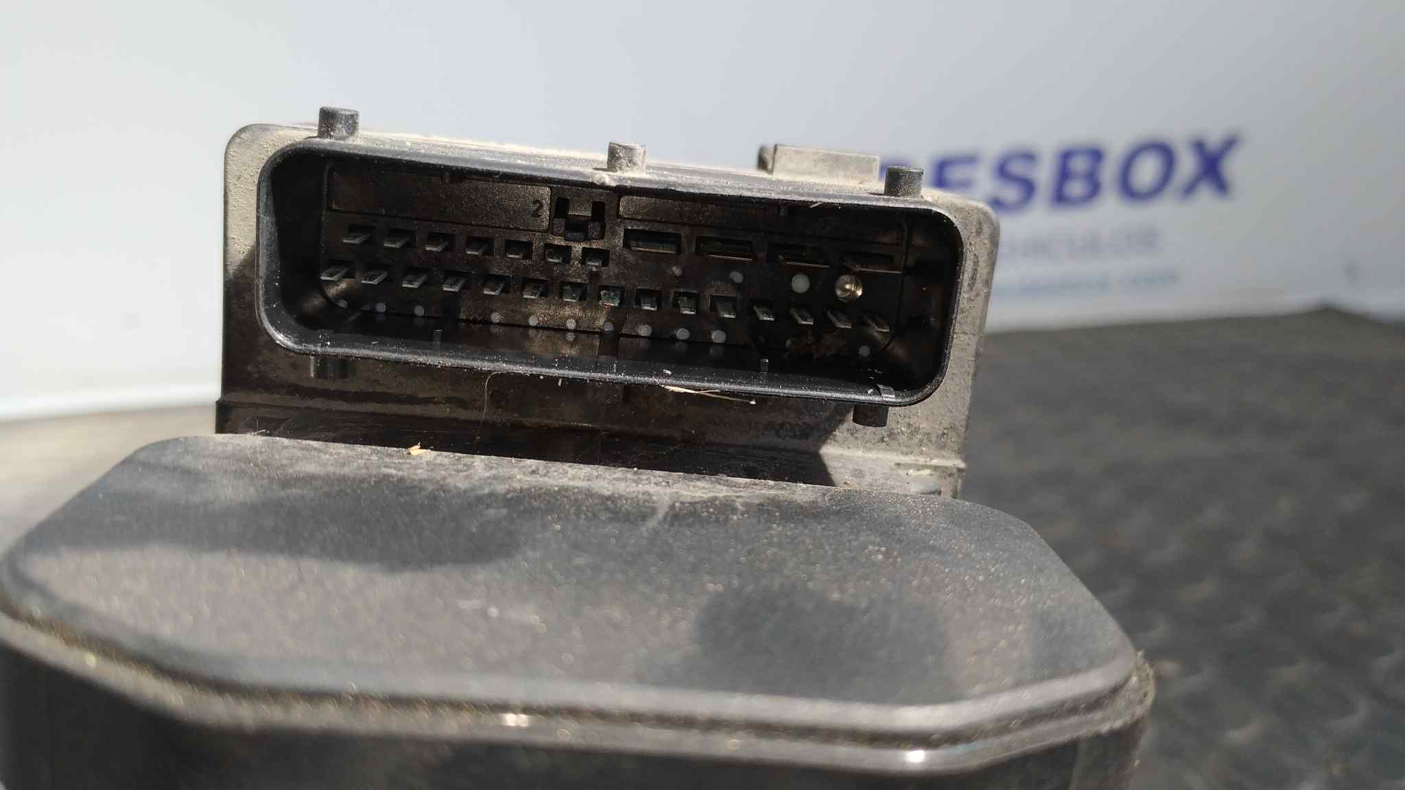 ABS NISSAN ALMERA (N16/E) - vista 5