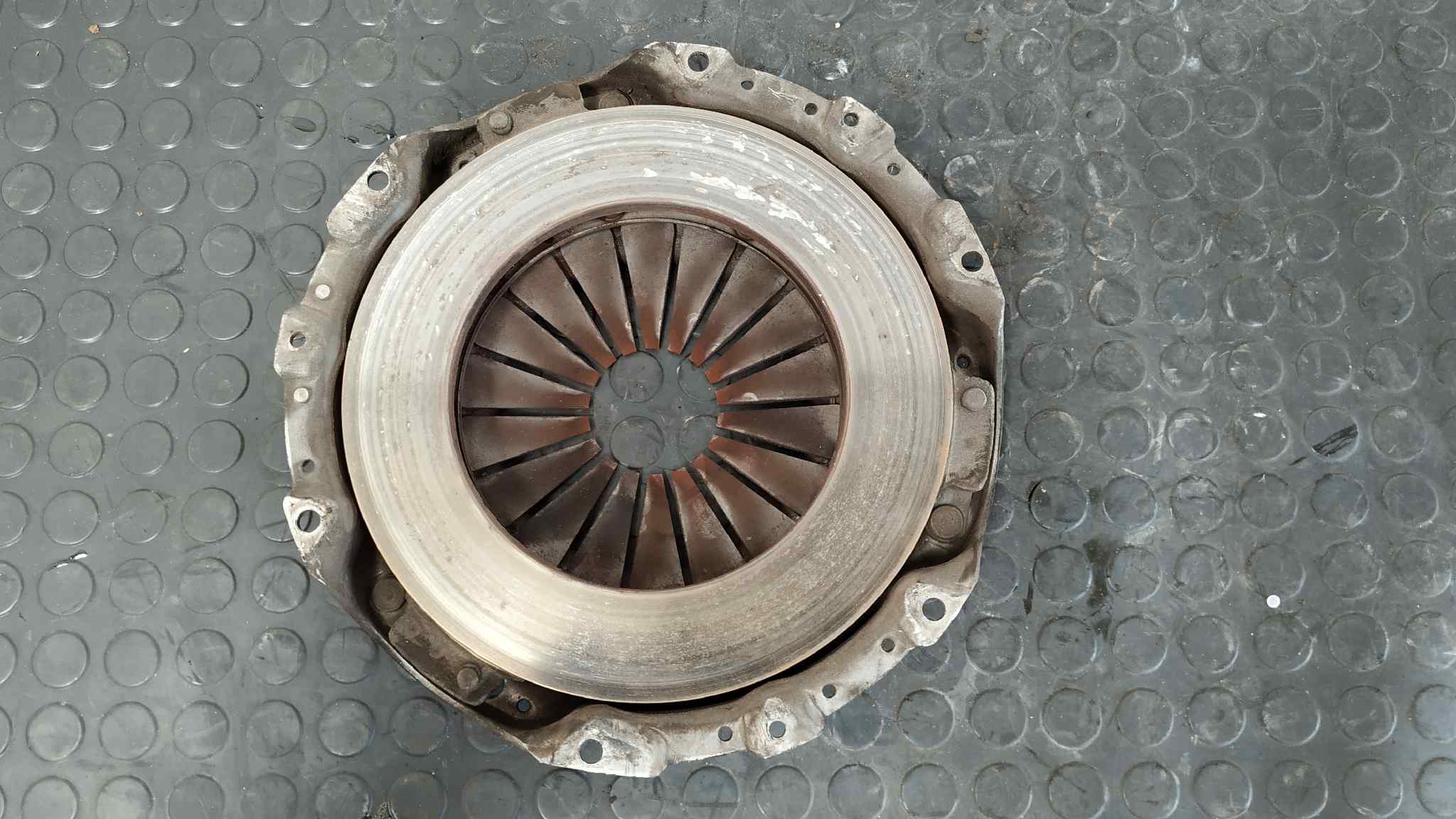 KIT EMBRAGUE NISSAN CABSTAR E - vista 4