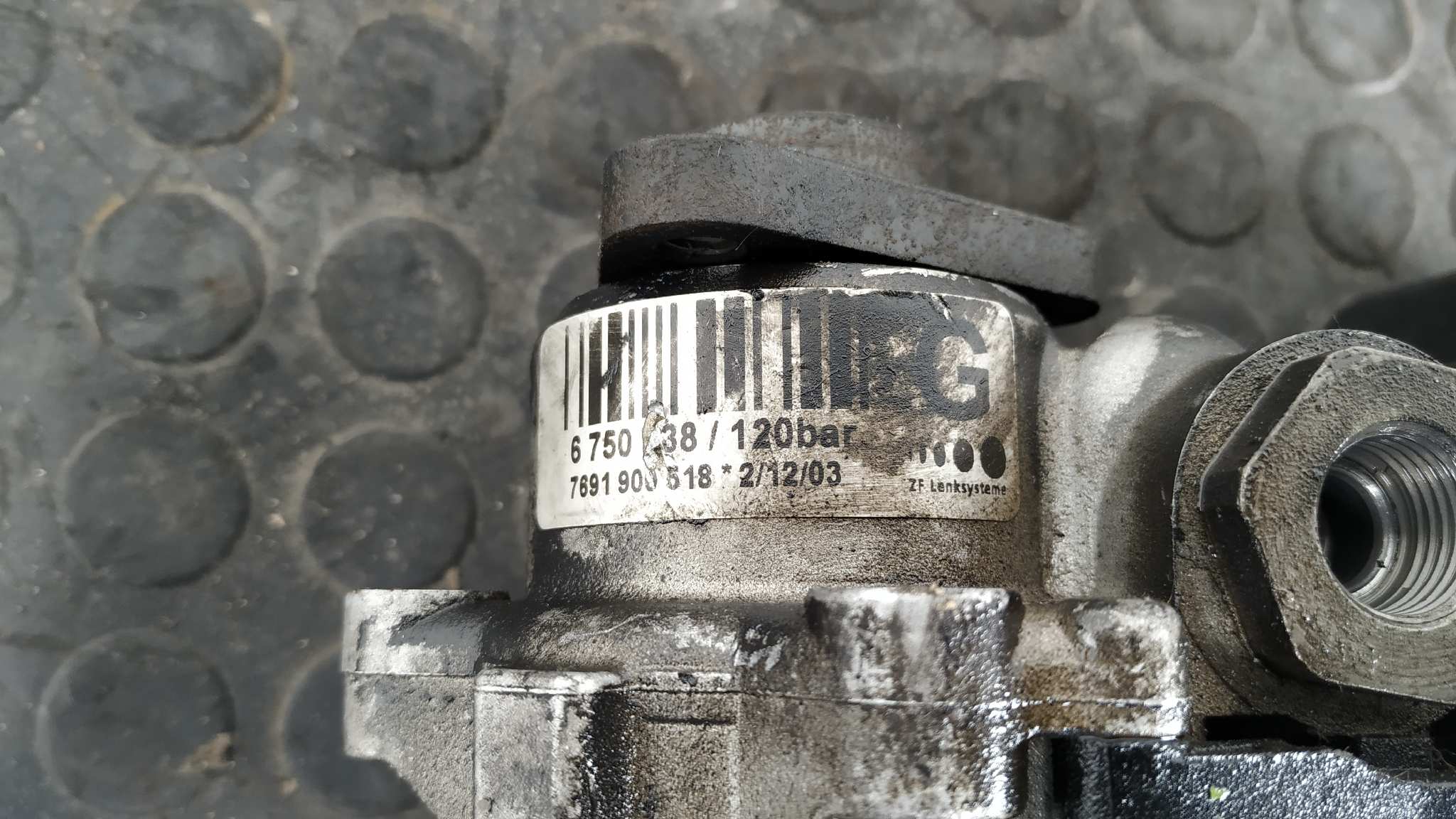 BOMBA DIRECCION BMW SERIE 5 BERLINA (E39) - vista 3