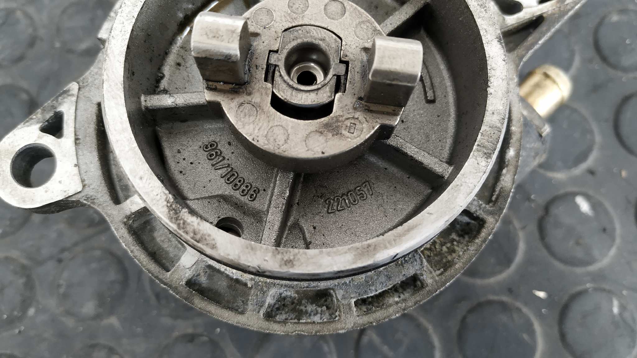 DEPRESOR FRENO / BOMBA VACIO BMW SERIE 3 BERLINA (E46) - vista 4