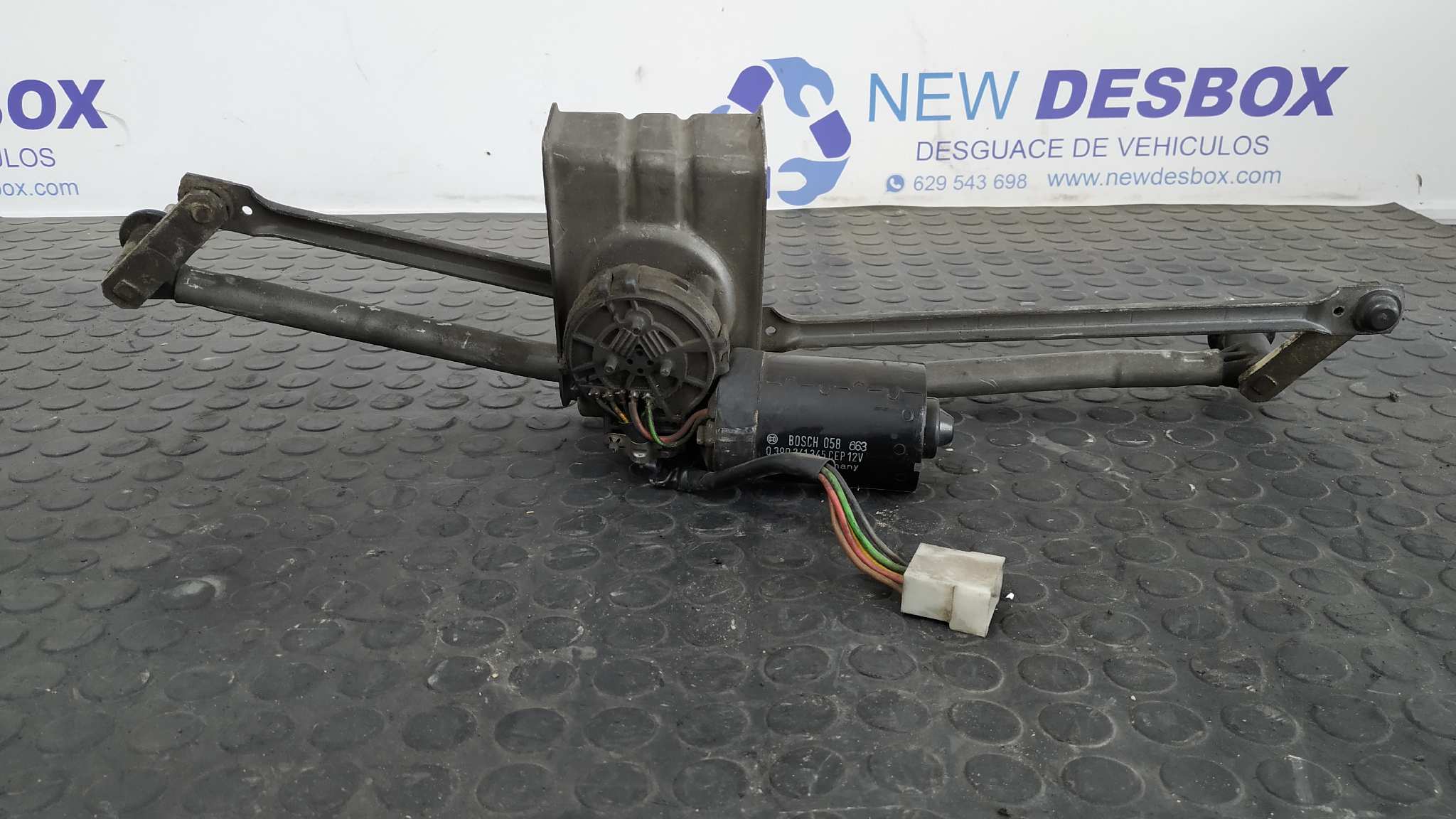 MOTOR LIMPIA DELANTERO MERCEDES-BENZ SPRINTER CAJA ABIERTA/DOBLE CAB. (SERIE 901-904)