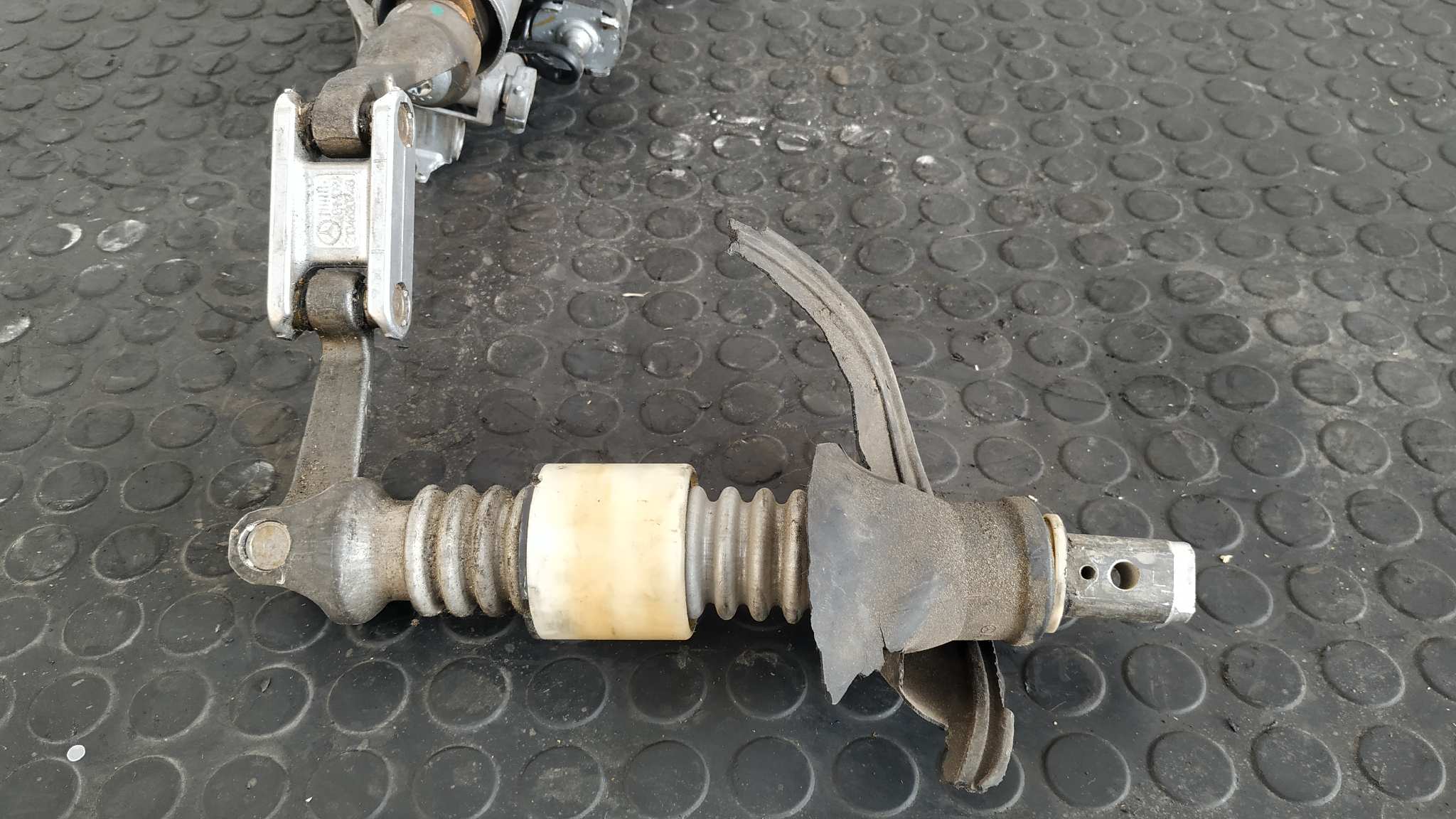 COLUMNA DIRECCION MERCEDES-BENZ CLASE C (W203) SPORTCOUPE - vista 3