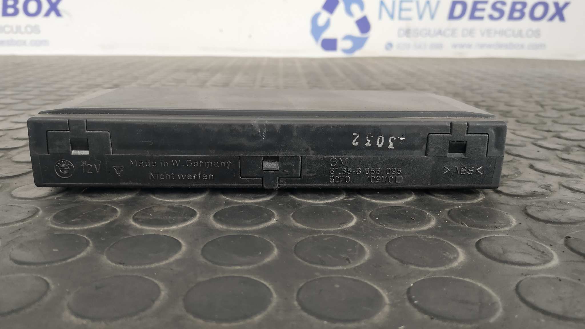 MODULO ELECTRONICO BMW SERIE 7 (E32) - vista 4