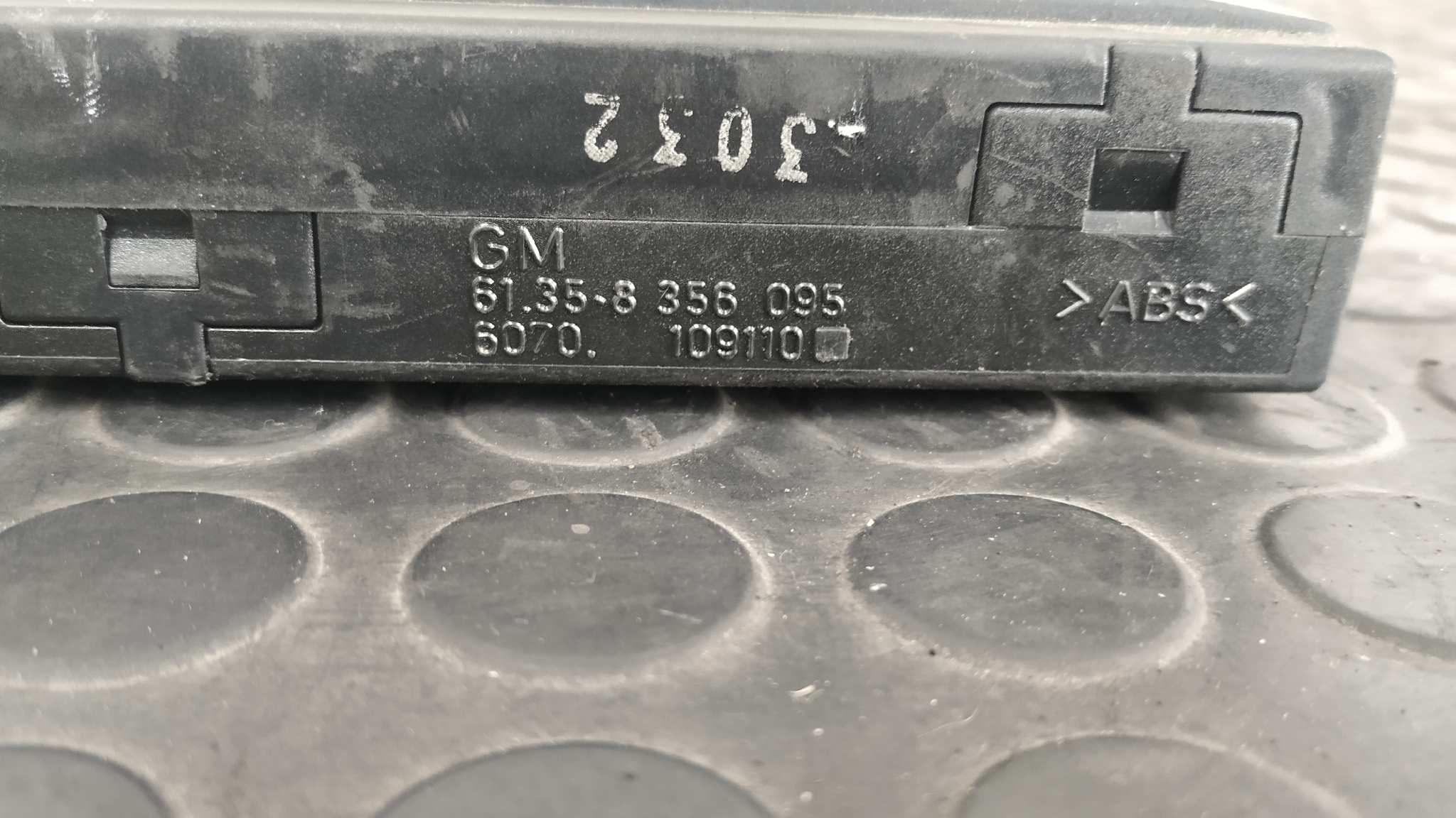 MODULO ELECTRONICO BMW SERIE 7 (E32) - vista 5