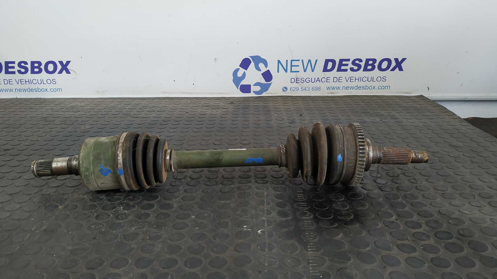 TRANSMISION DELANTERA IZQUIERDA KIA CARNIVAL II