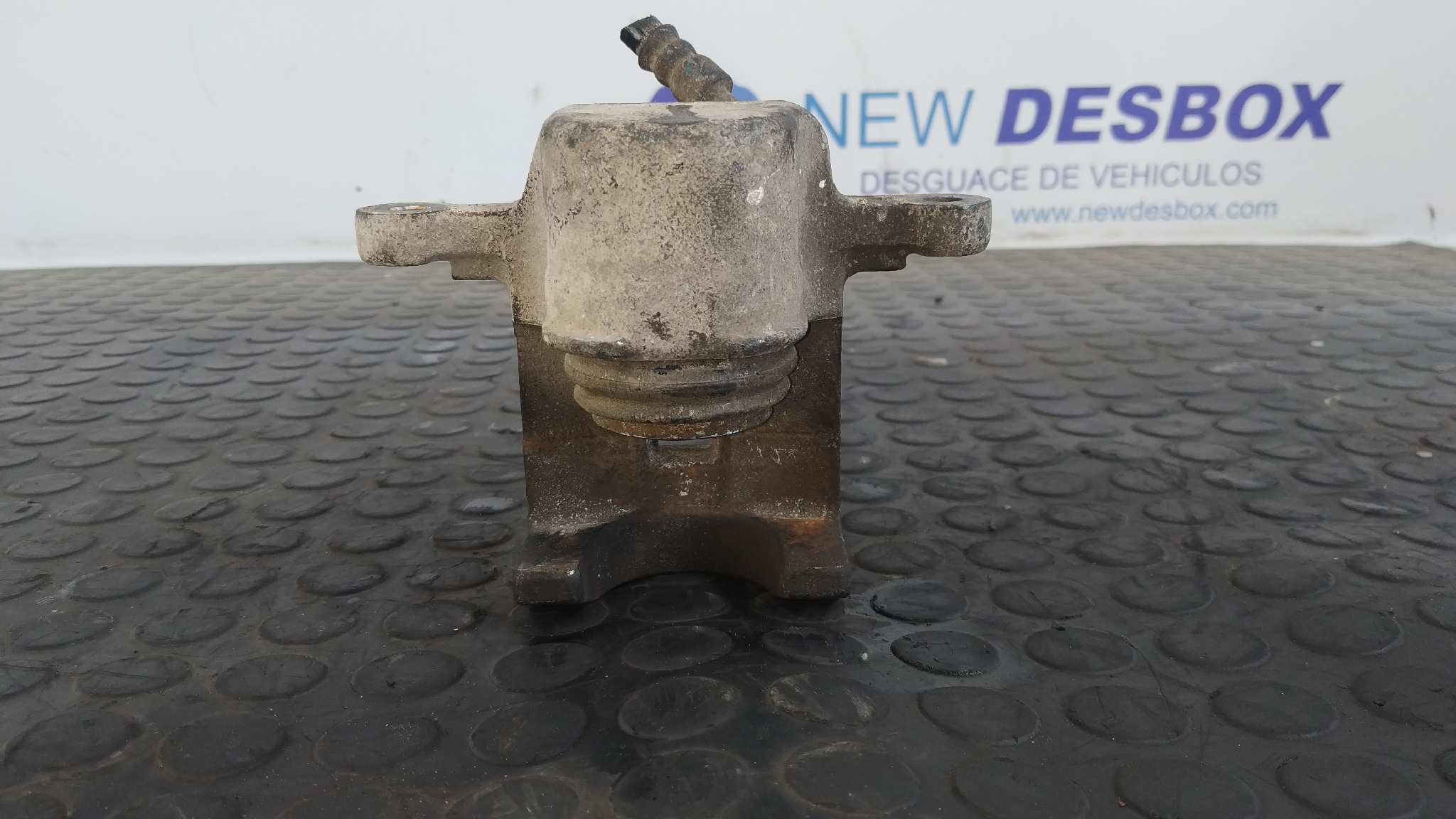 PINZA DE FRENO TRASERA DERECHA SSANGYONG REXTON - vista 2