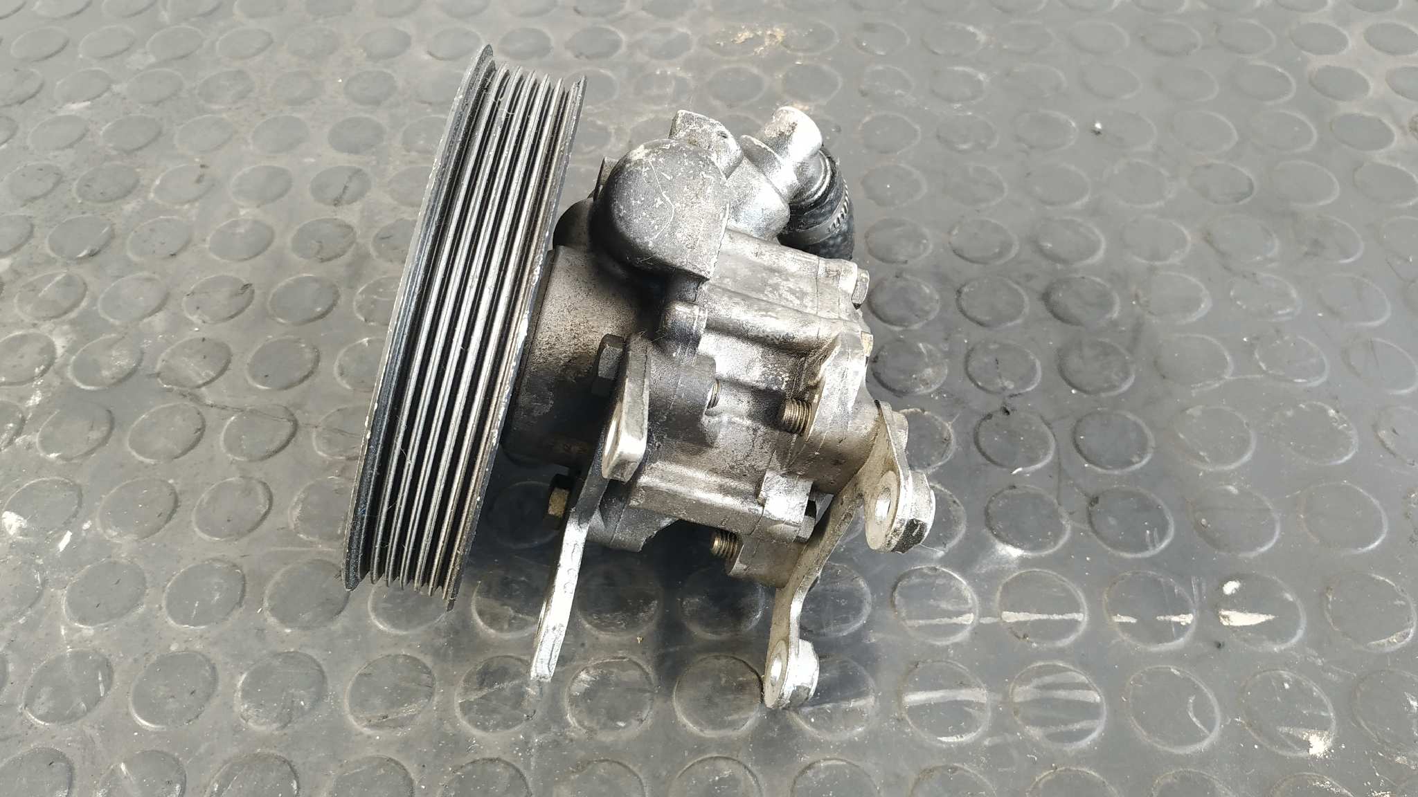 BOMBA DIRECCION BMW SERIE 3 BERLINA (E46) - vista 2