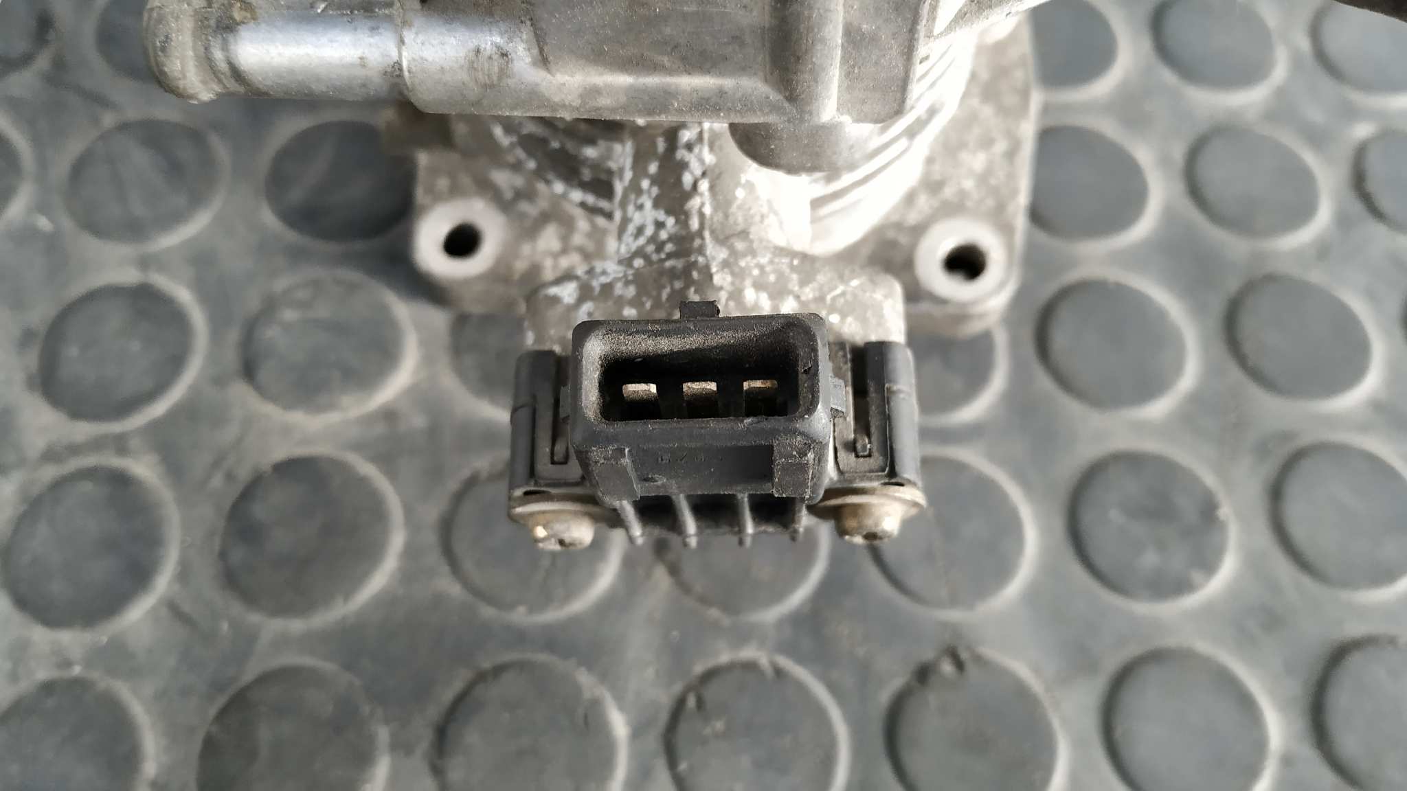 CAJA MARIPOSA BMW SERIE 3 BERLINA (E36) - vista 4