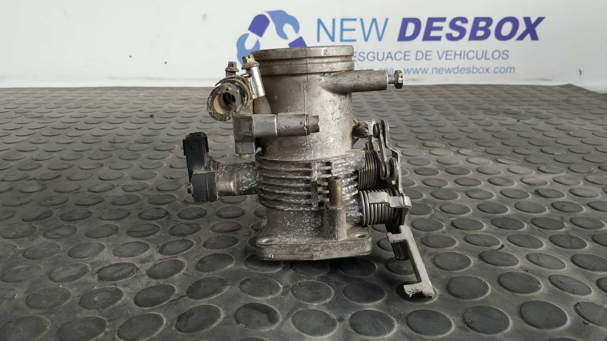 CAJA MARIPOSA BMW SERIE 3 BERLINA (E36) - vista 2