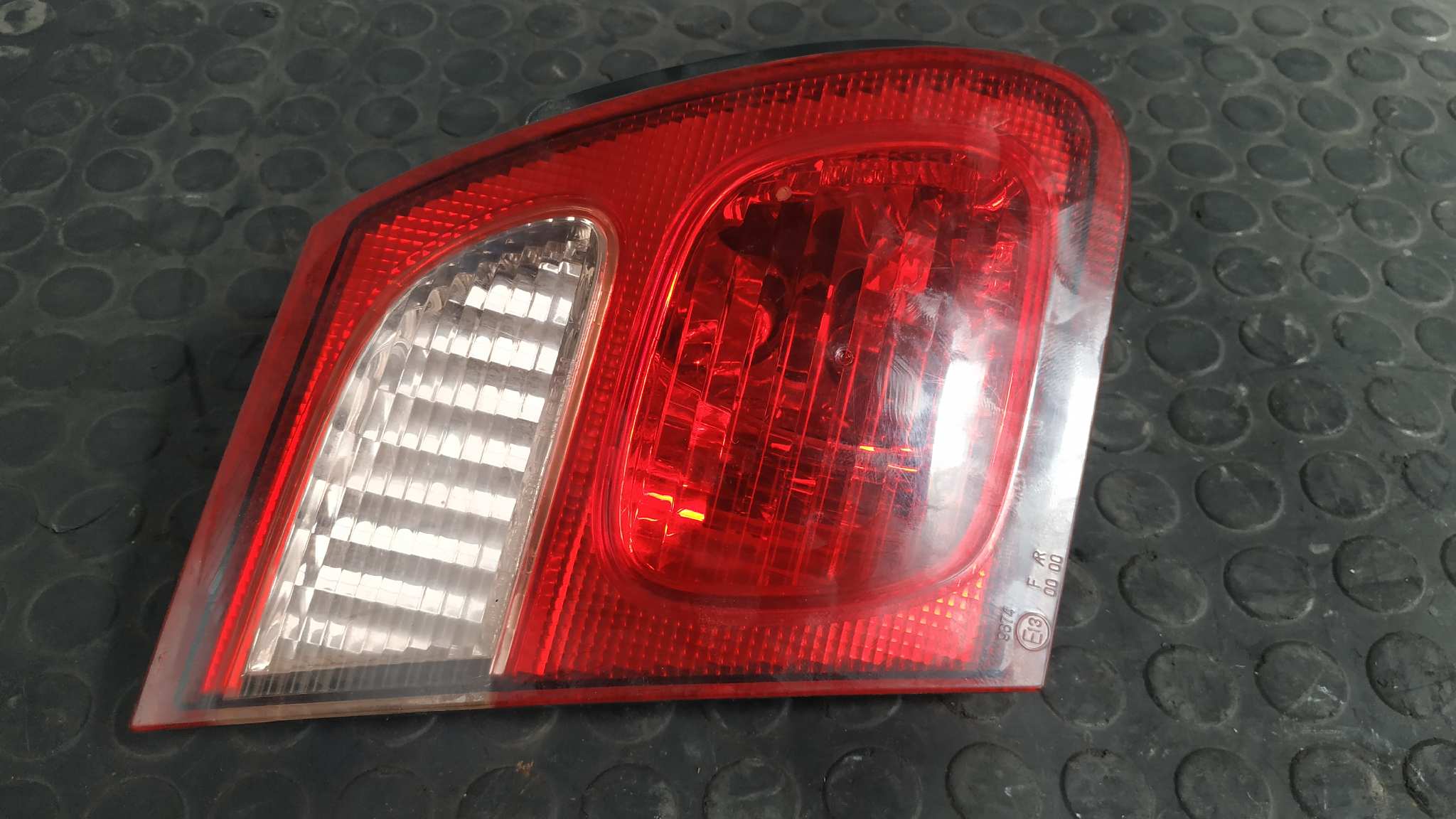 PILOTO PORTON IZQUIERDO NISSAN ALMERA (N16/E)