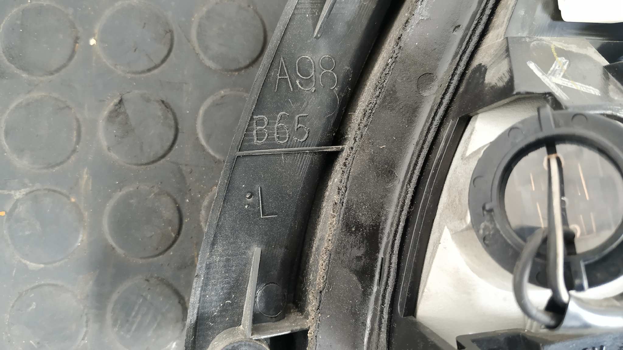 PILOTO PORTON IZQUIERDO NISSAN ALMERA (N16/E) - vista 2