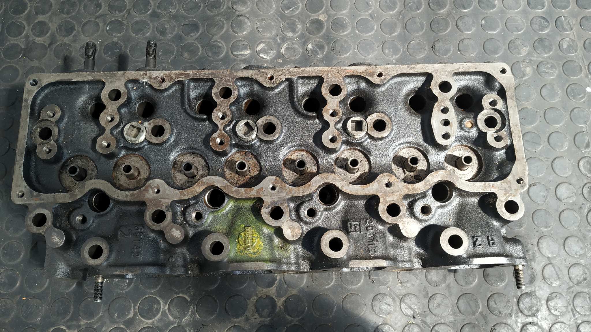 CULATA NISSAN TRADE 100 - vista 3