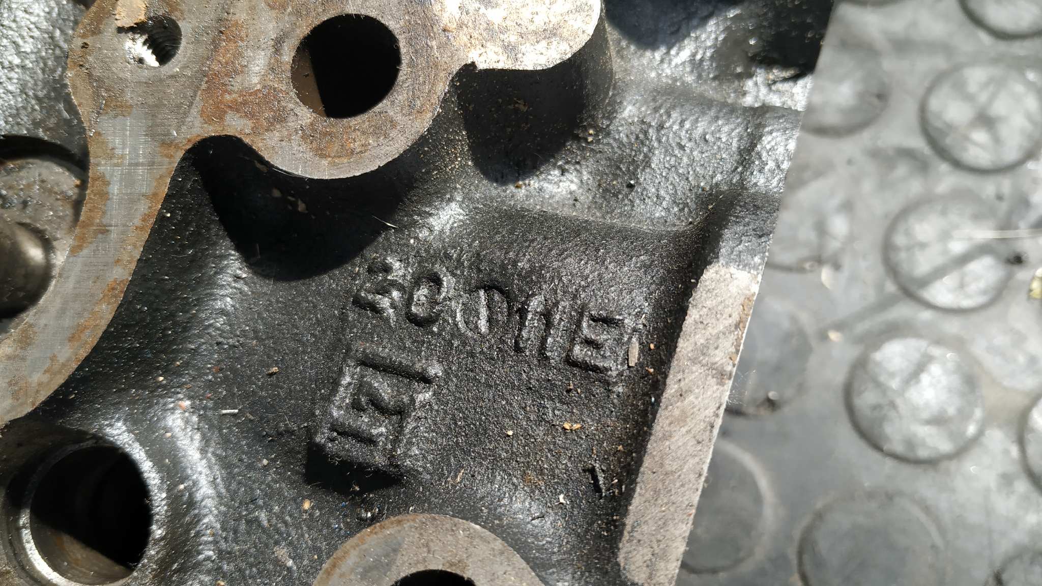 CULATA NISSAN TRADE 100 - vista 12