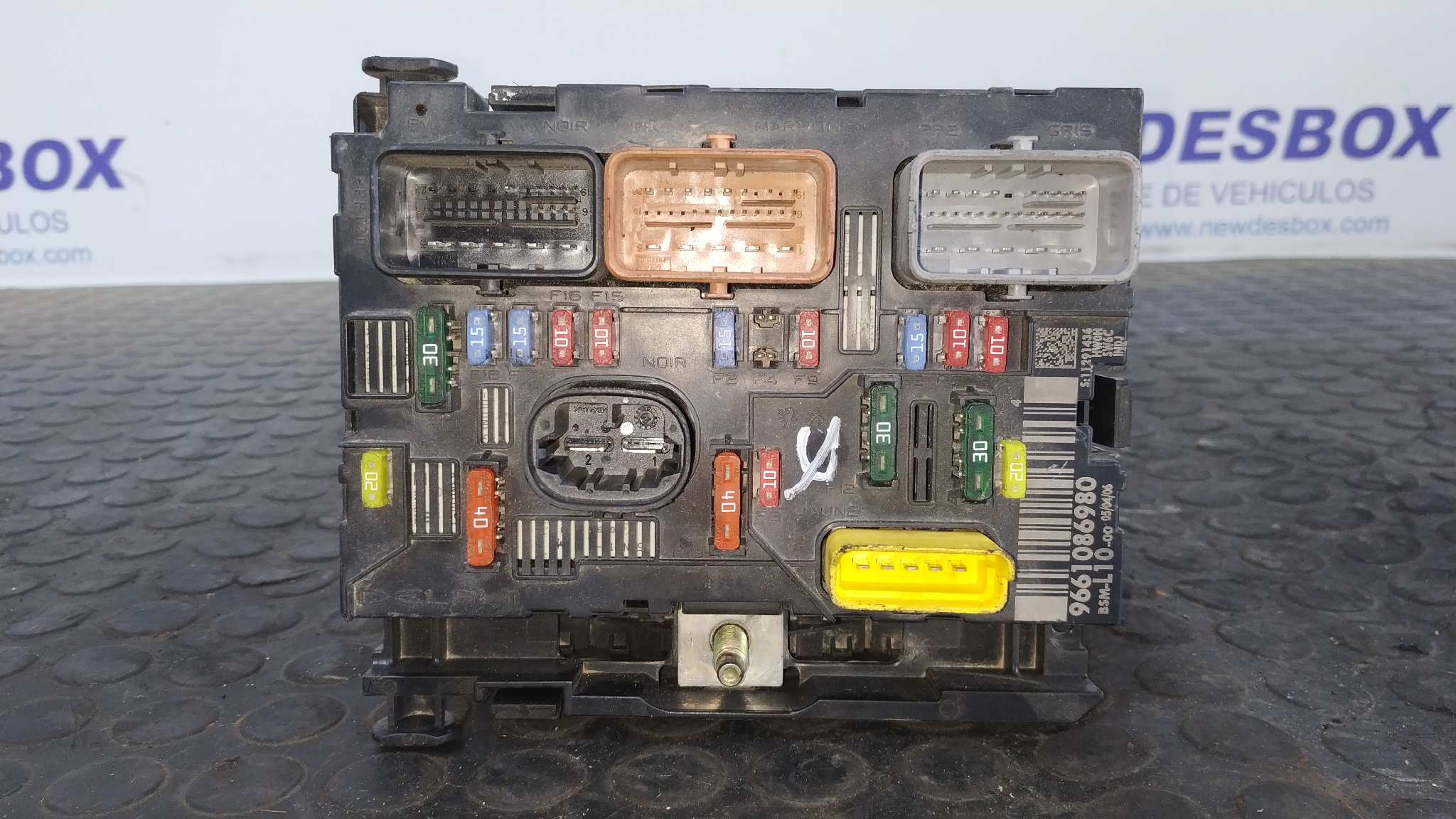 CAJA RELES / FUSIBLES PEUGEOT 207 1.6 - vista 6