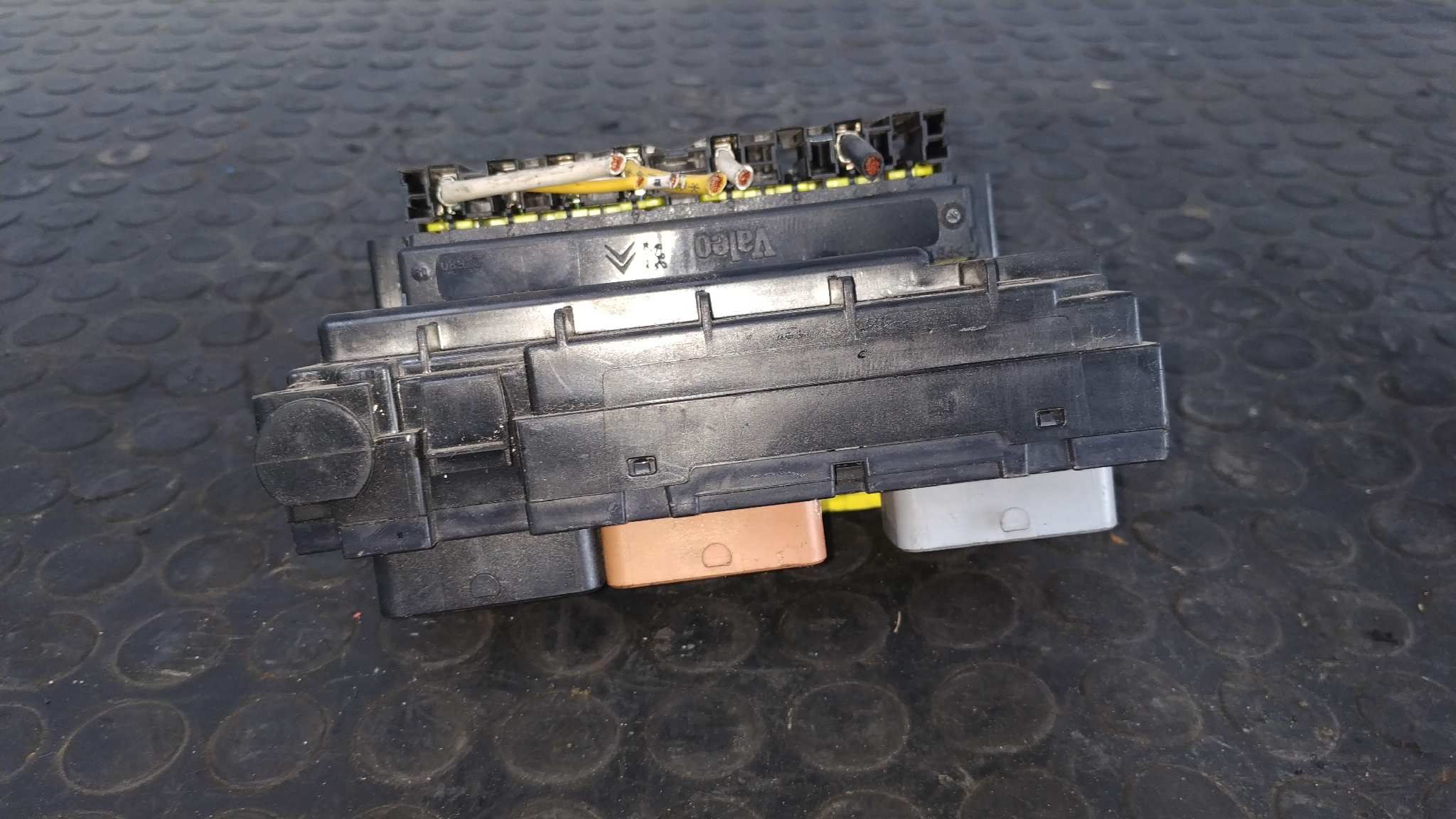 CAJA RELES / FUSIBLES PEUGEOT 207 1.6 - vista 4