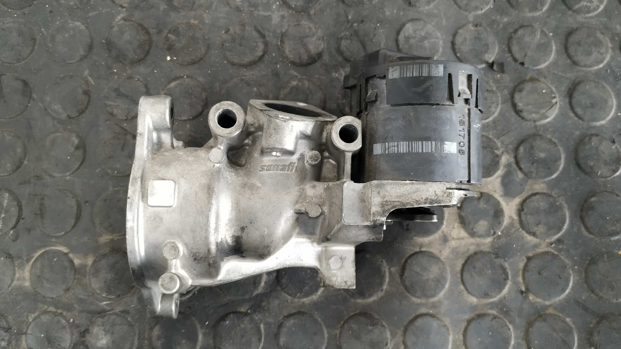 VALVULA EGR PEUGEOT 407 2.0 - vista 3