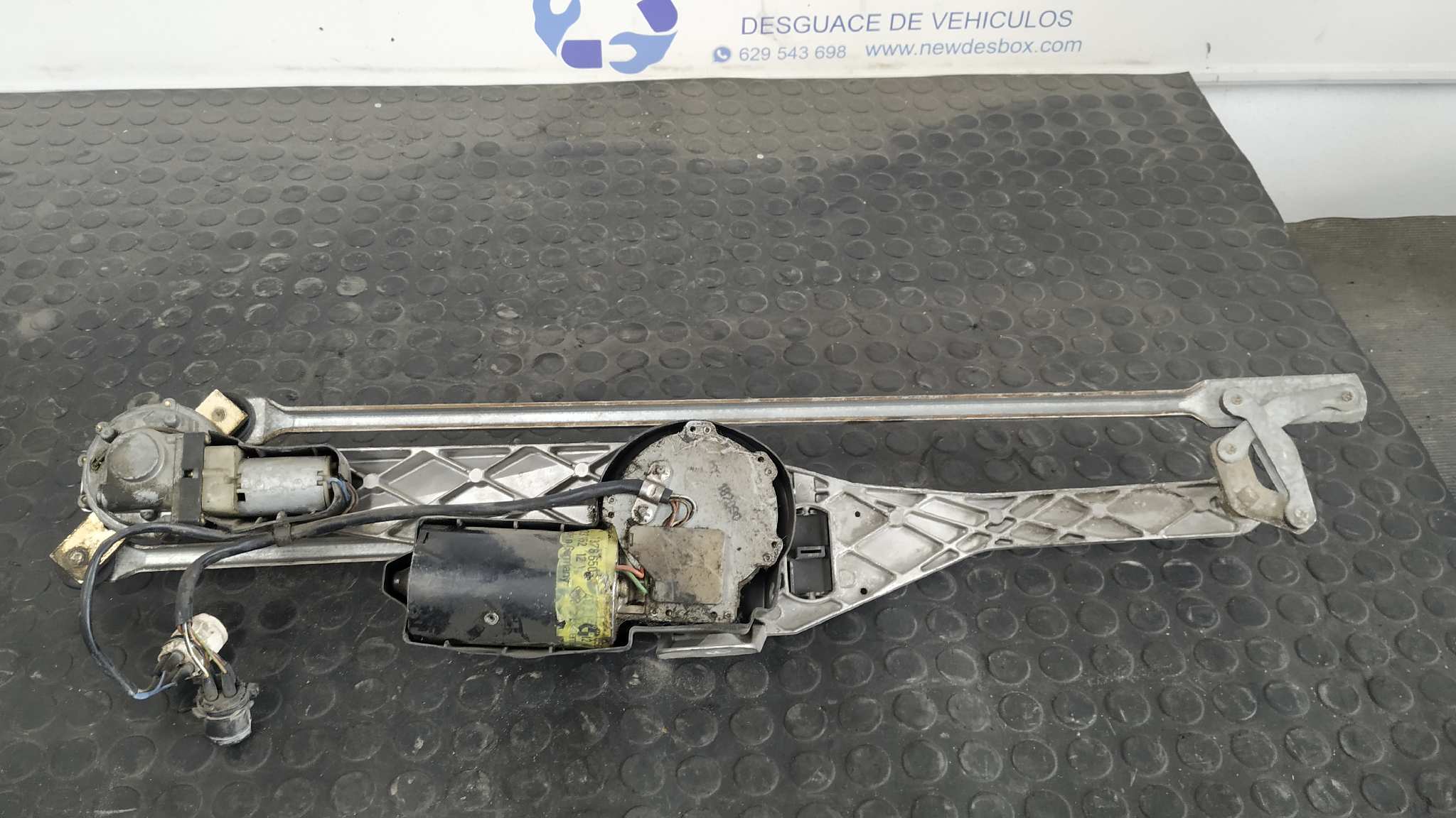 MOTOR LIMPIA DELANTERO BMW SERIE 7 (E32) - vista 2