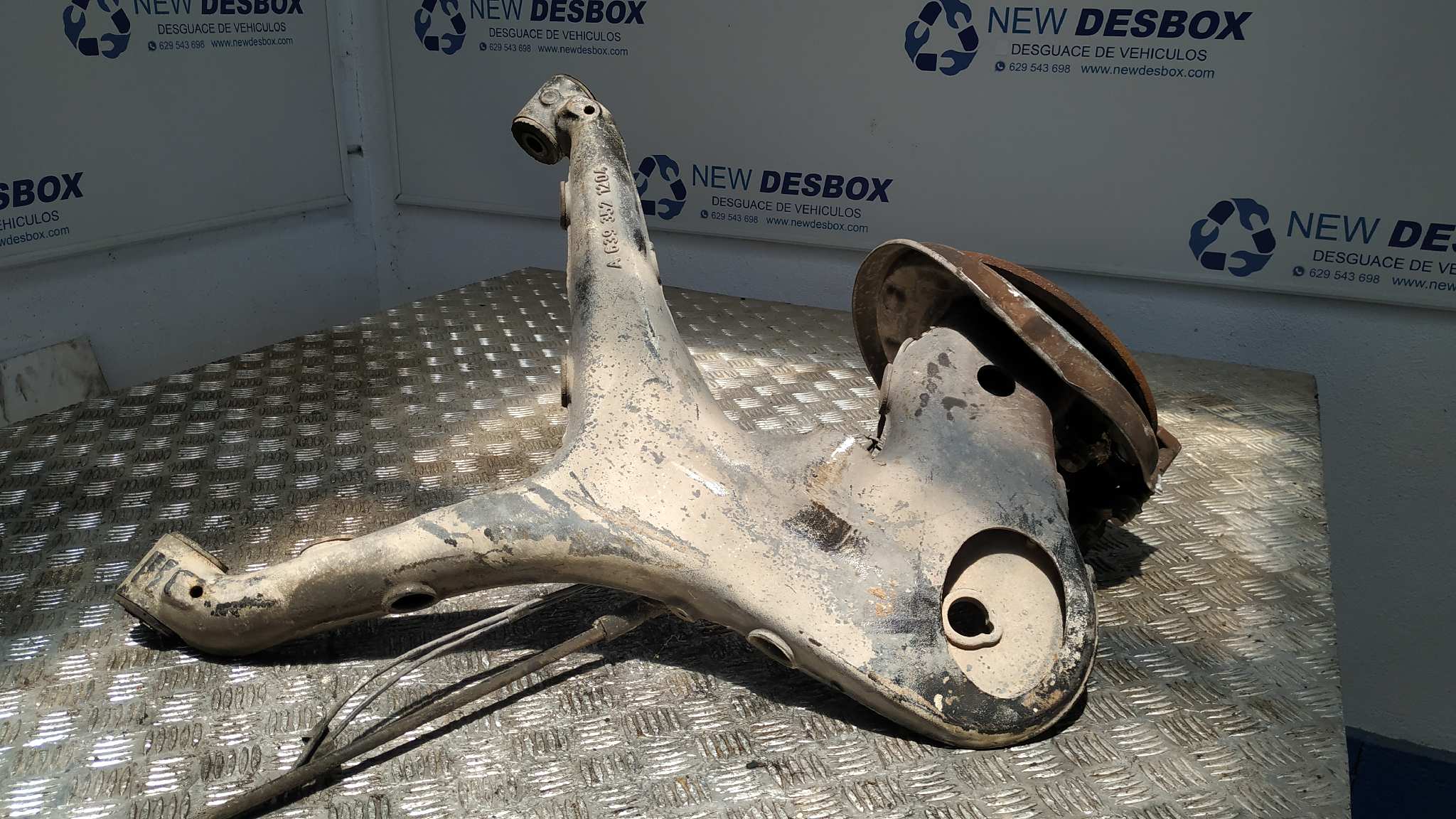 MANGUETA TRASERA IZQUIERDA MERCEDES-BENZ VITO CAJA CERRADA 6.03 -> - vista 3