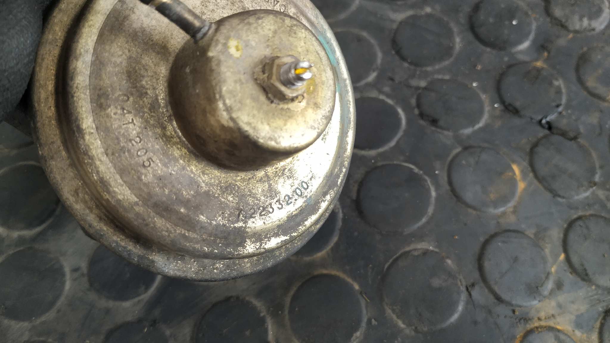 VALVULA EGR NISSAN TERRANO/TERRANO.II (R20) - vista 4