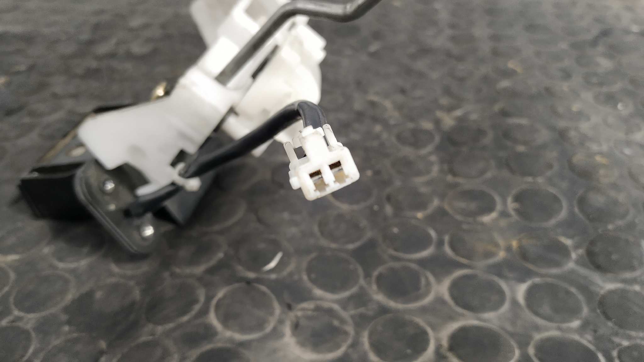 CERRADURA MALETERO / PORTON MAZDA 6 BERLINA (GG) - vista 3