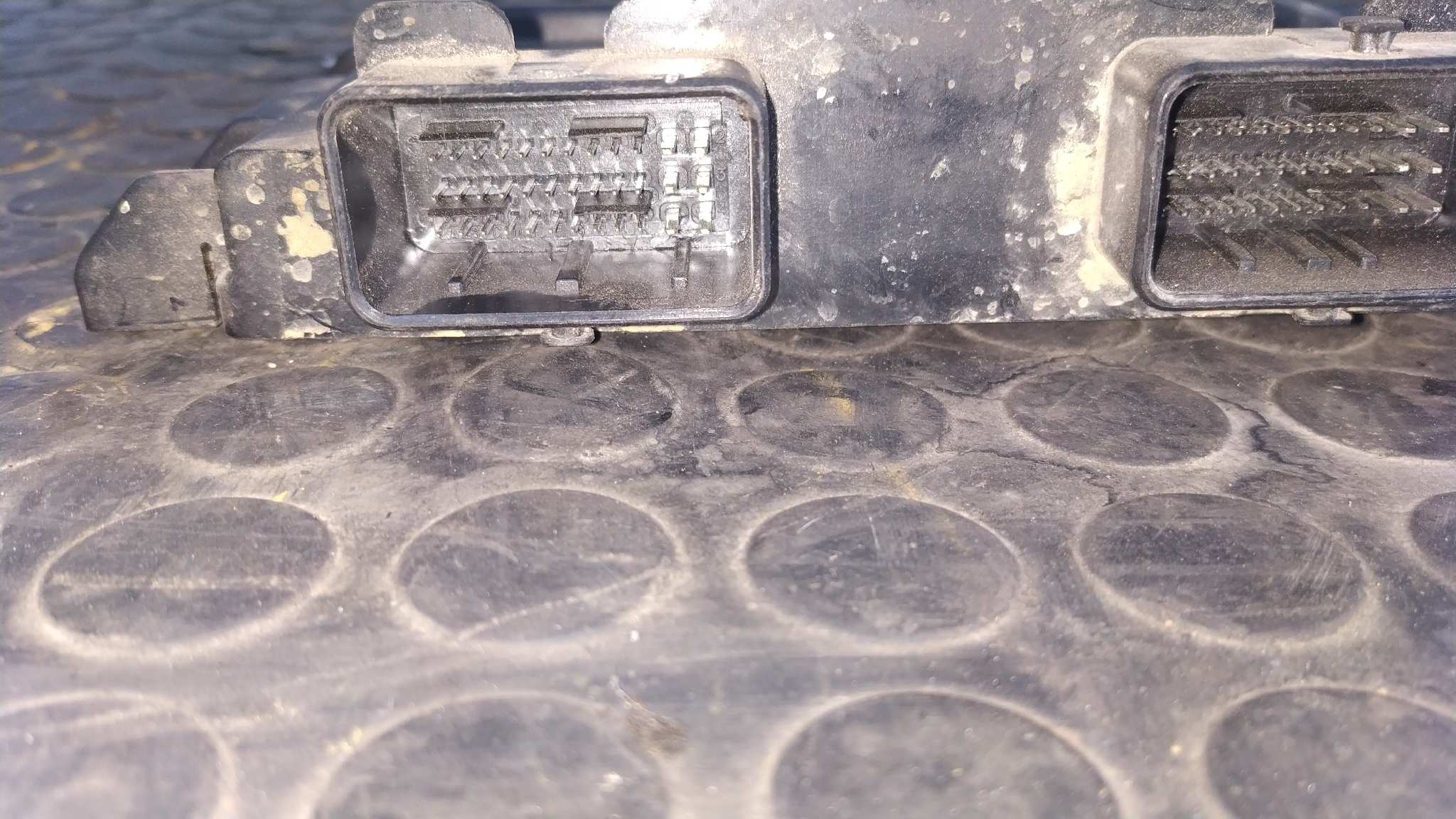 CENTRALITA MOTOR UCE PEUGEOT PARTNER (S2) - vista 3