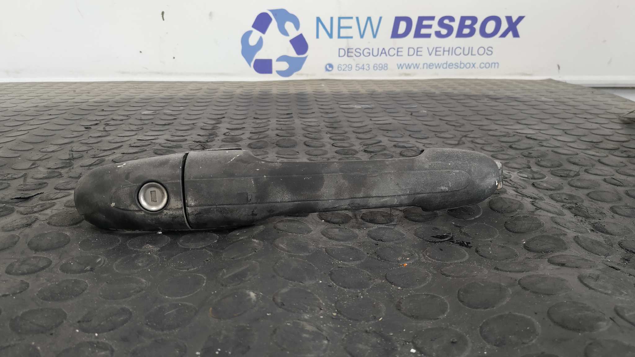 MANETA TRASERA DERECHA MERCEDES-BENZ VITO CAJA CERRADA 6.03 ->