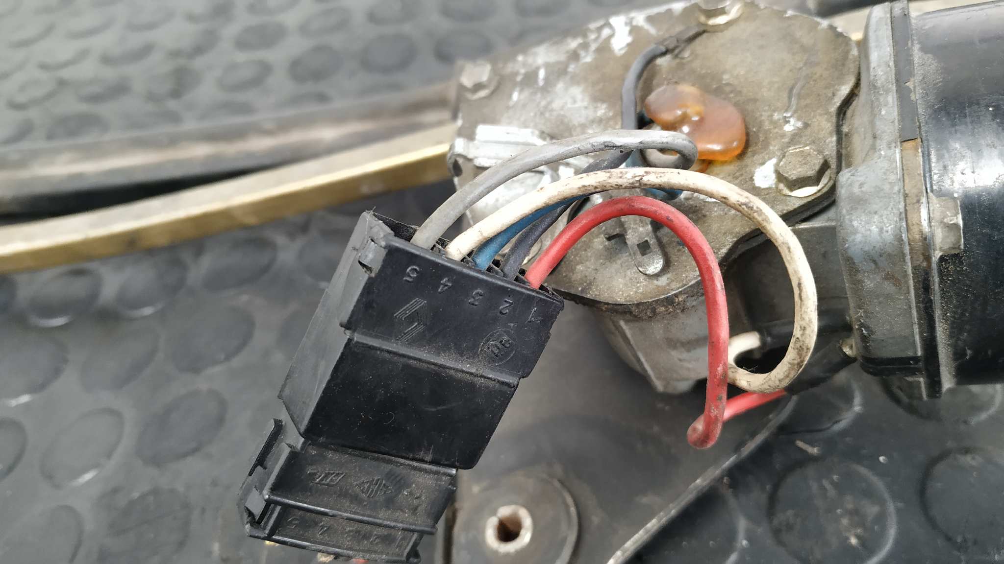 MOTOR LIMPIA DELANTERO RENAULT 18 - vista 4