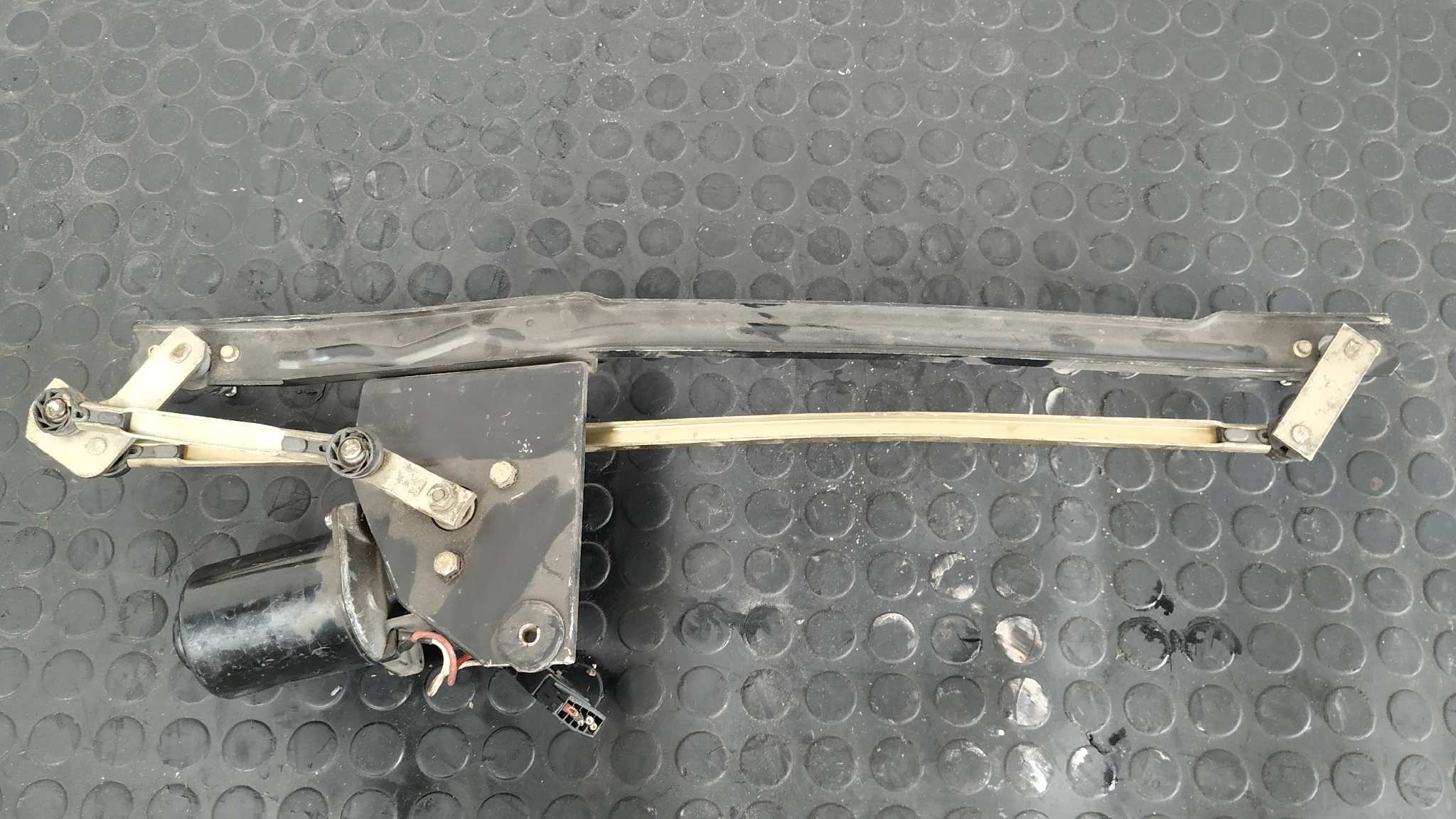 MOTOR LIMPIA DELANTERO RENAULT 18 - vista 3